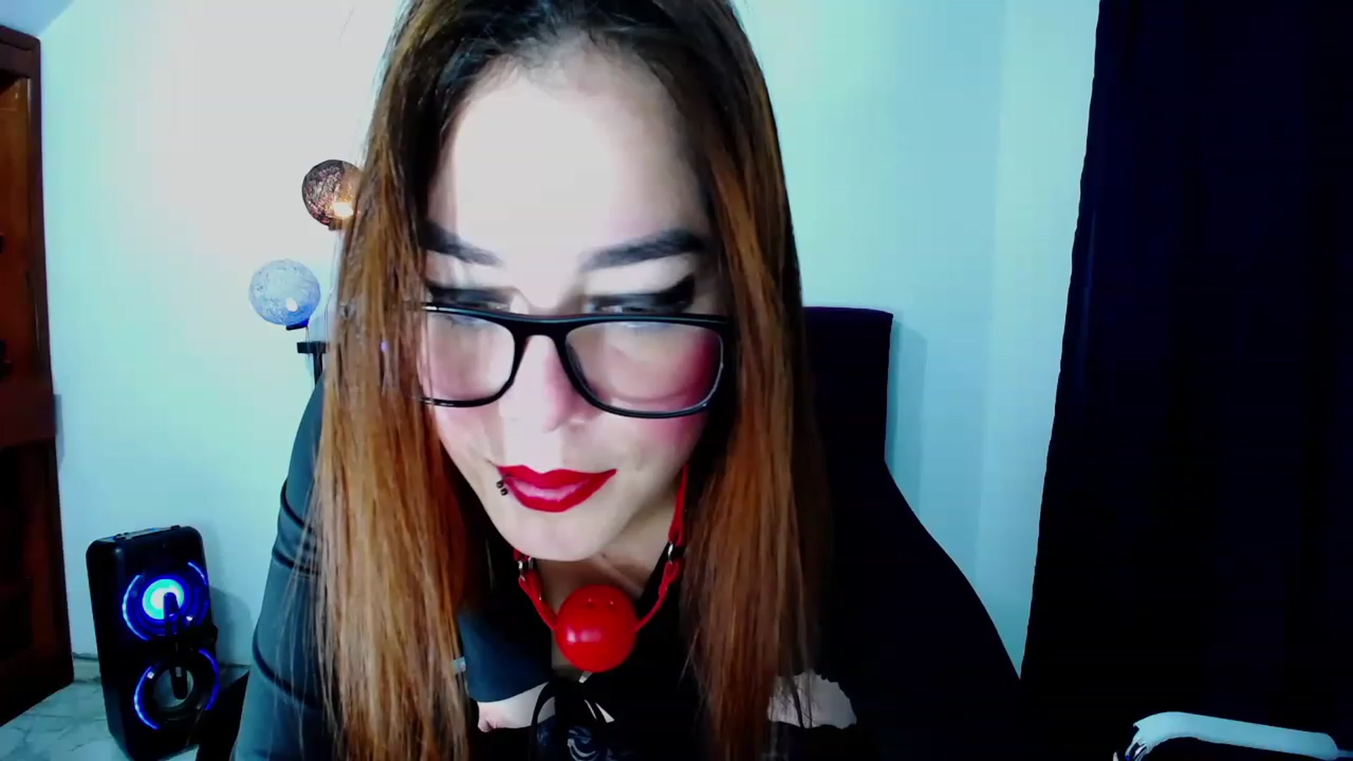 Gallery image thumbnail from Nikolle_8's myfreecams stream on, 06/04/2023, 06:31 image 10 of 20