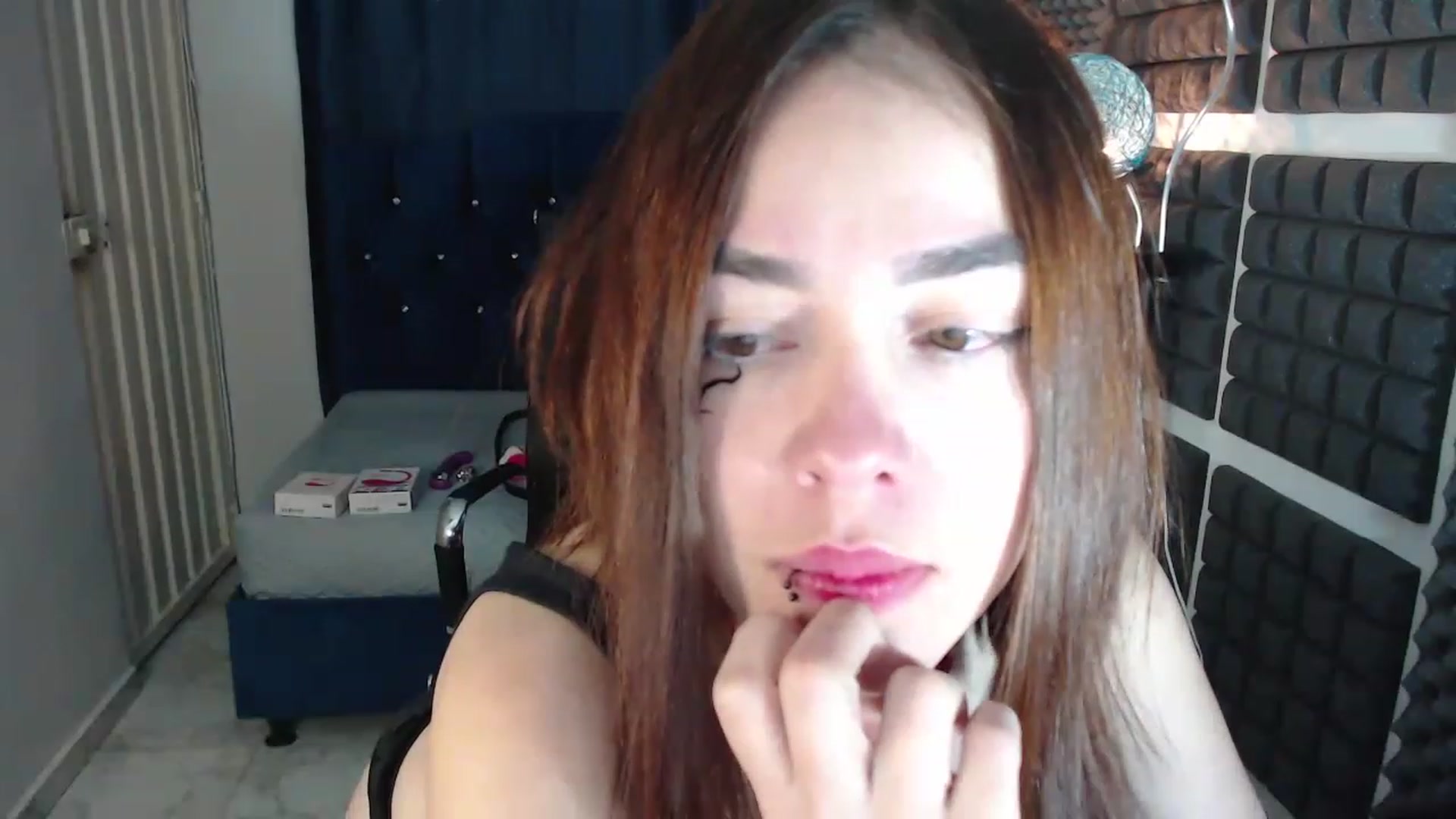 Gallery image thumbnail from Nikolle_8's myfreecams stream on, 06/10/2023, 11:03 image 12 of 20