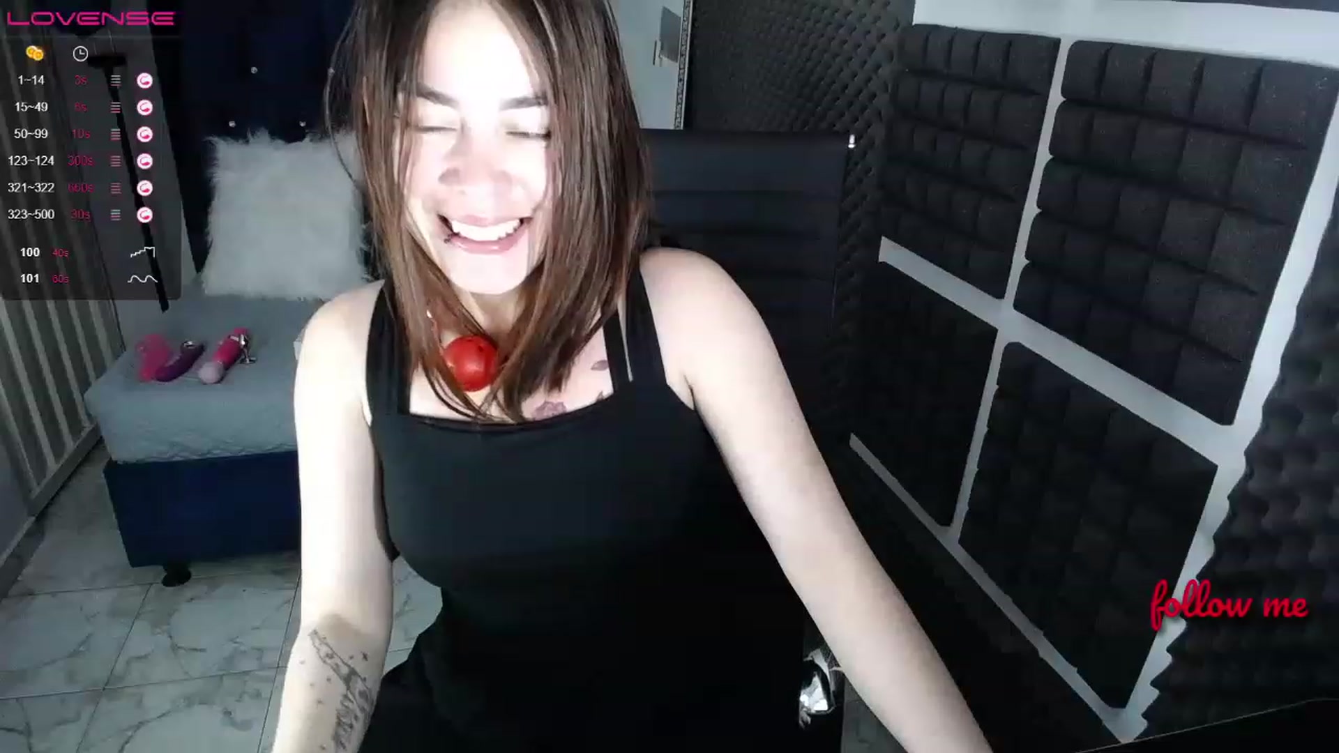 Gallery image thumbnail from Nikolle_8's myfreecams stream on, 06/17/2023, 01:07 image 19 of 20