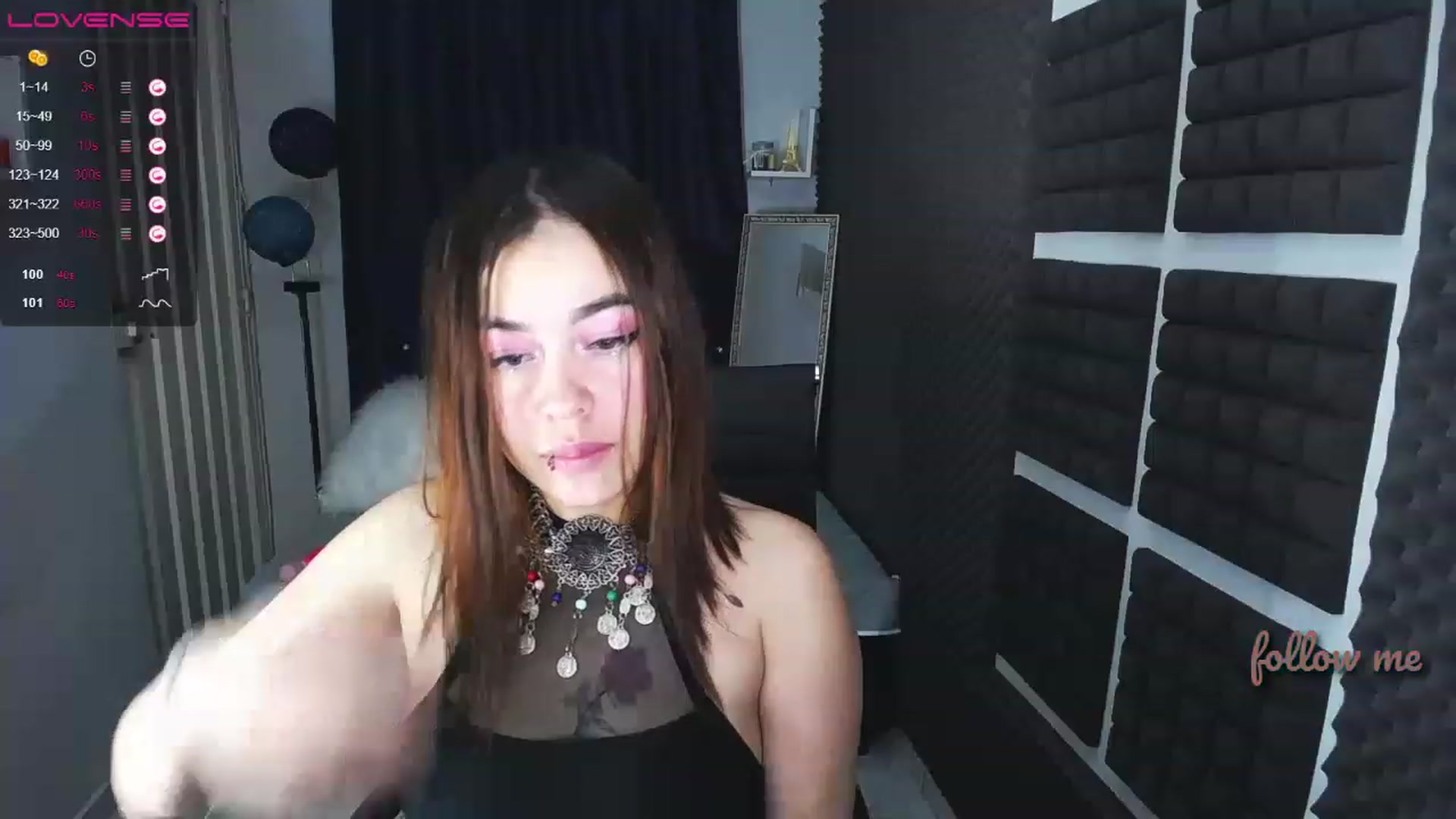 Gallery image thumbnail from Nikolle_8's myfreecams stream on, 06/18/2023, 05:25 image 18 of 20