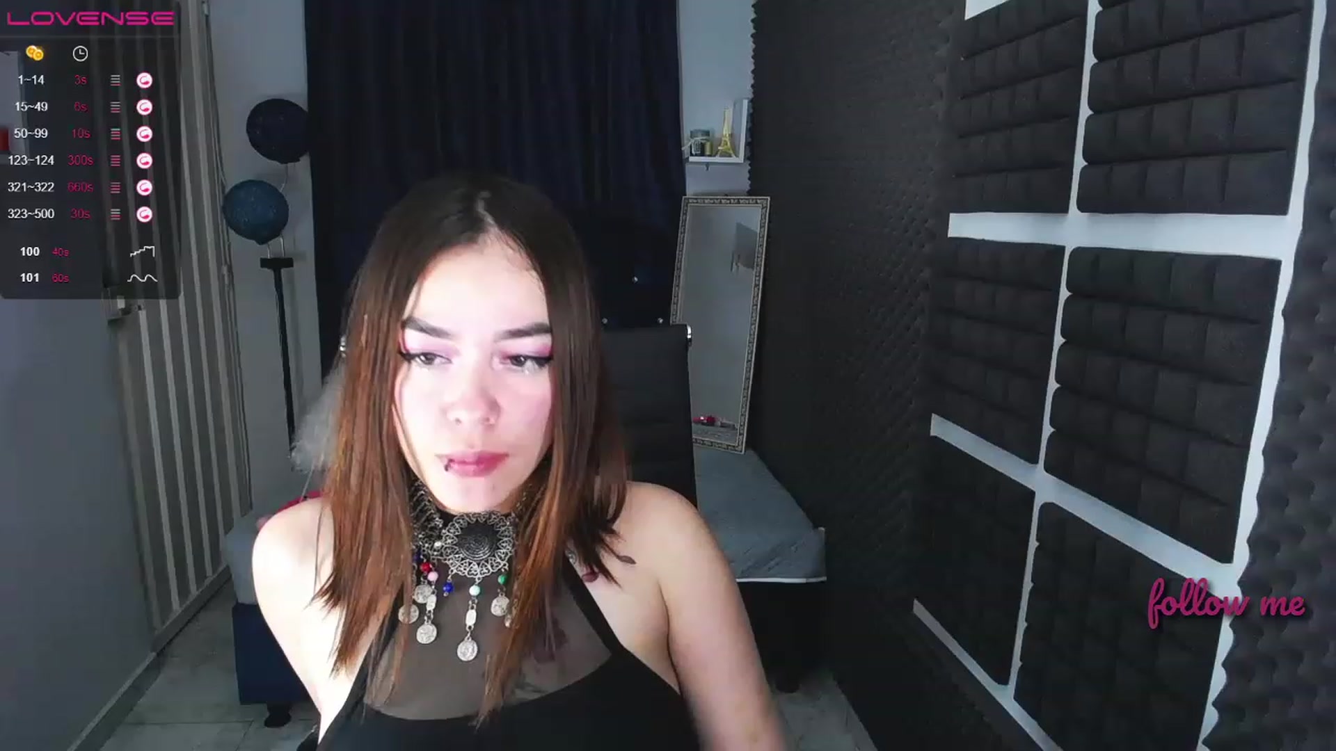 Gallery image thumbnail from Nikolle_8's myfreecams stream on, 06/18/2023, 05:25 image 16 of 20