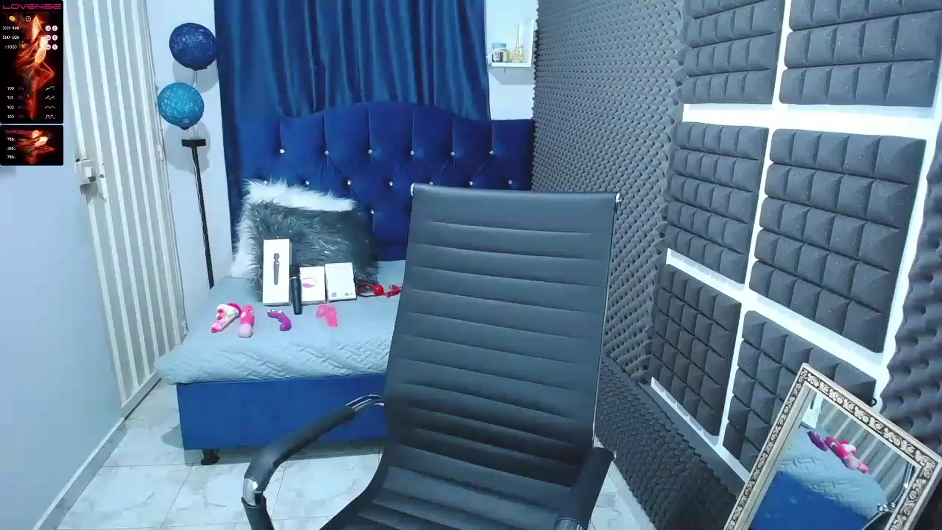 Gallery image thumbnail from Nikolle_8's myfreecams stream on, 06/25/2023, 22:47 image 7 of 20