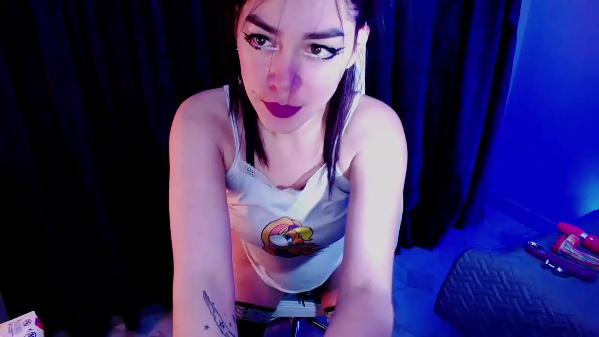 Gallery image thumbnail from Nikolle_8's myfreecams stream on, 07/21/2023, 08:31 image 11 of 20
