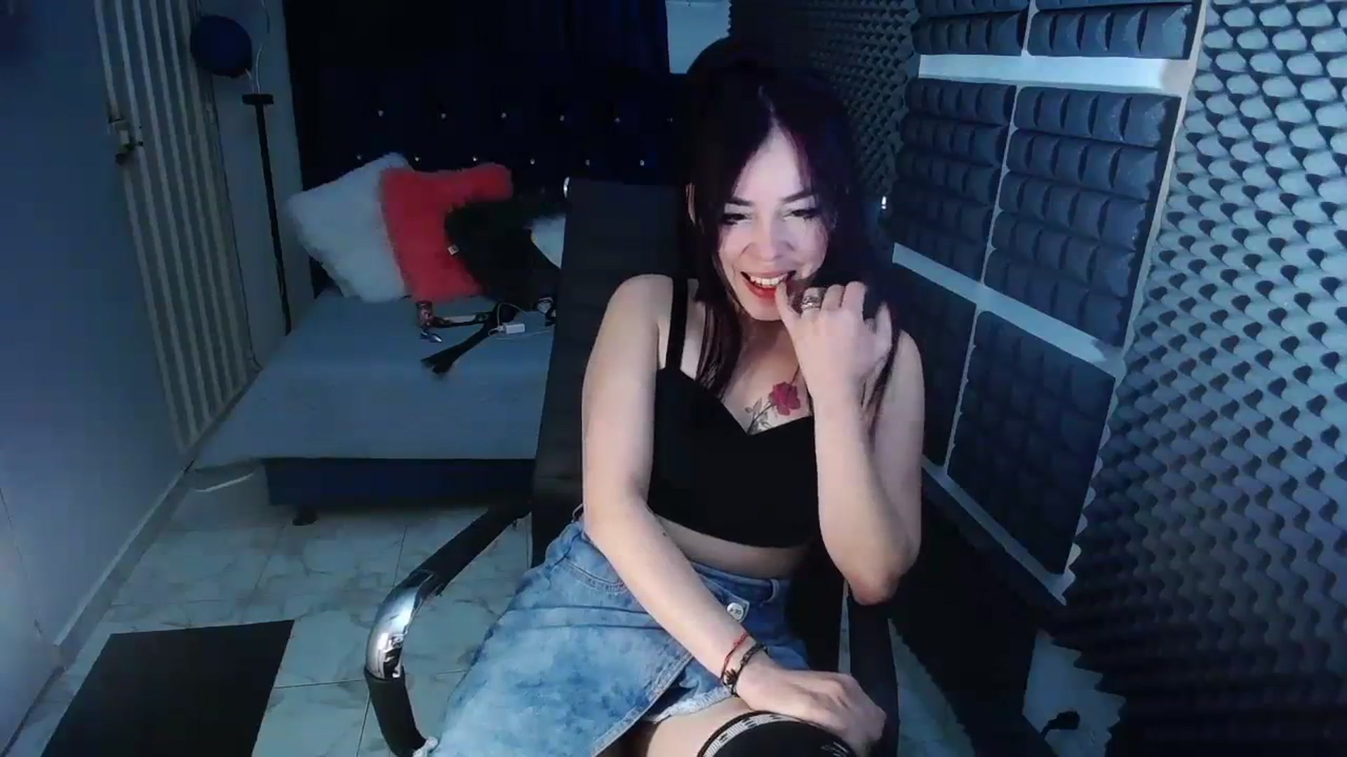 Gallery image thumbnail from Nikolle_8's myfreecams stream on, 07/22/2023, 07:40 image 2 of 20