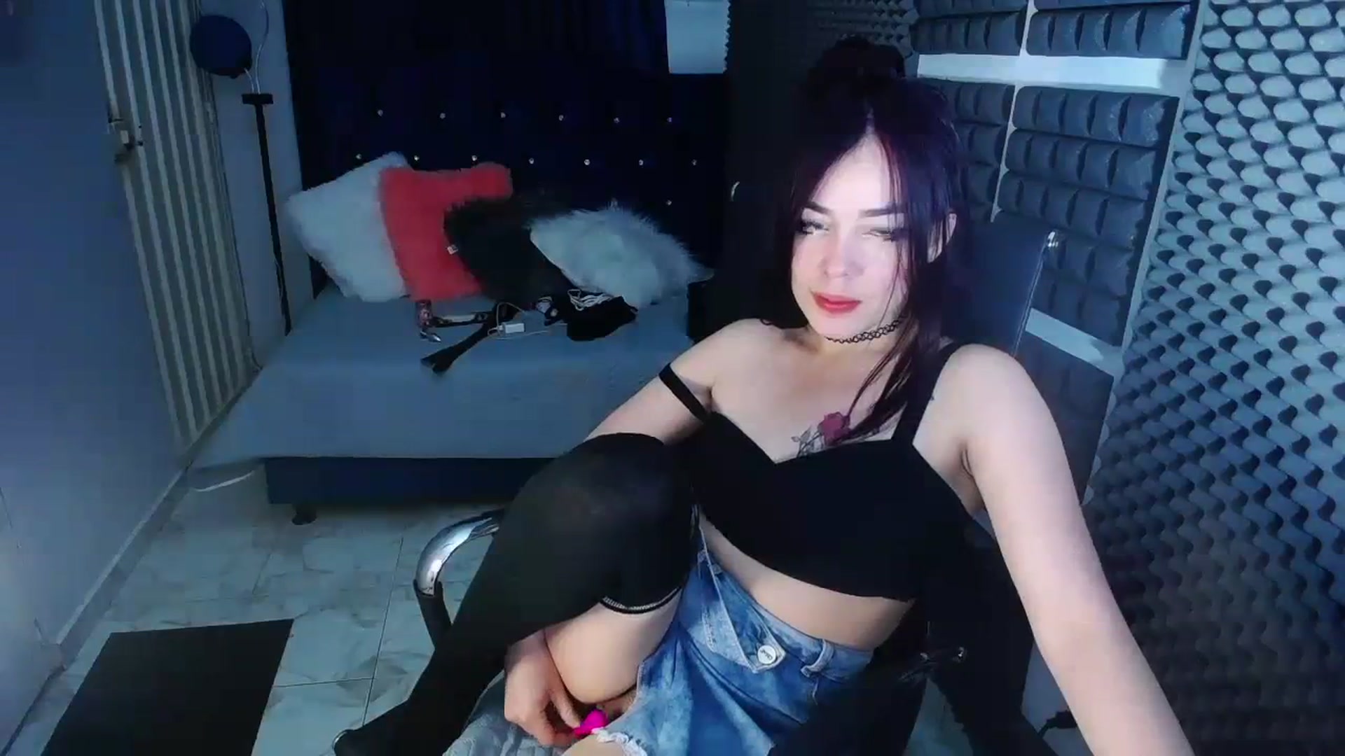 Gallery image thumbnail from Nikolle_8's myfreecams stream on, 07/22/2023, 07:40 image 5 of 20