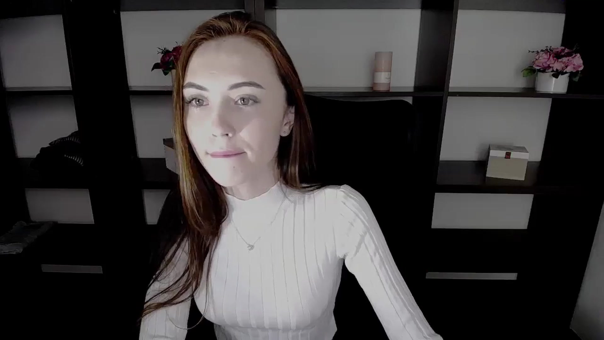 Gallery image thumbnail from Nikonara_'s myfreecams stream on, 11/10/2023, 12:08 image 18 of 20
