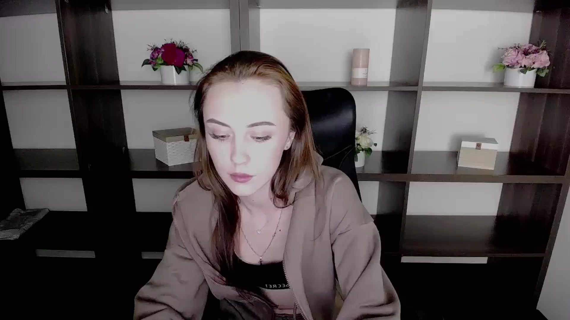 Gallery image thumbnail from Nikonara_'s myfreecams stream on, 11/11/2023, 14:37 image 11 of 20