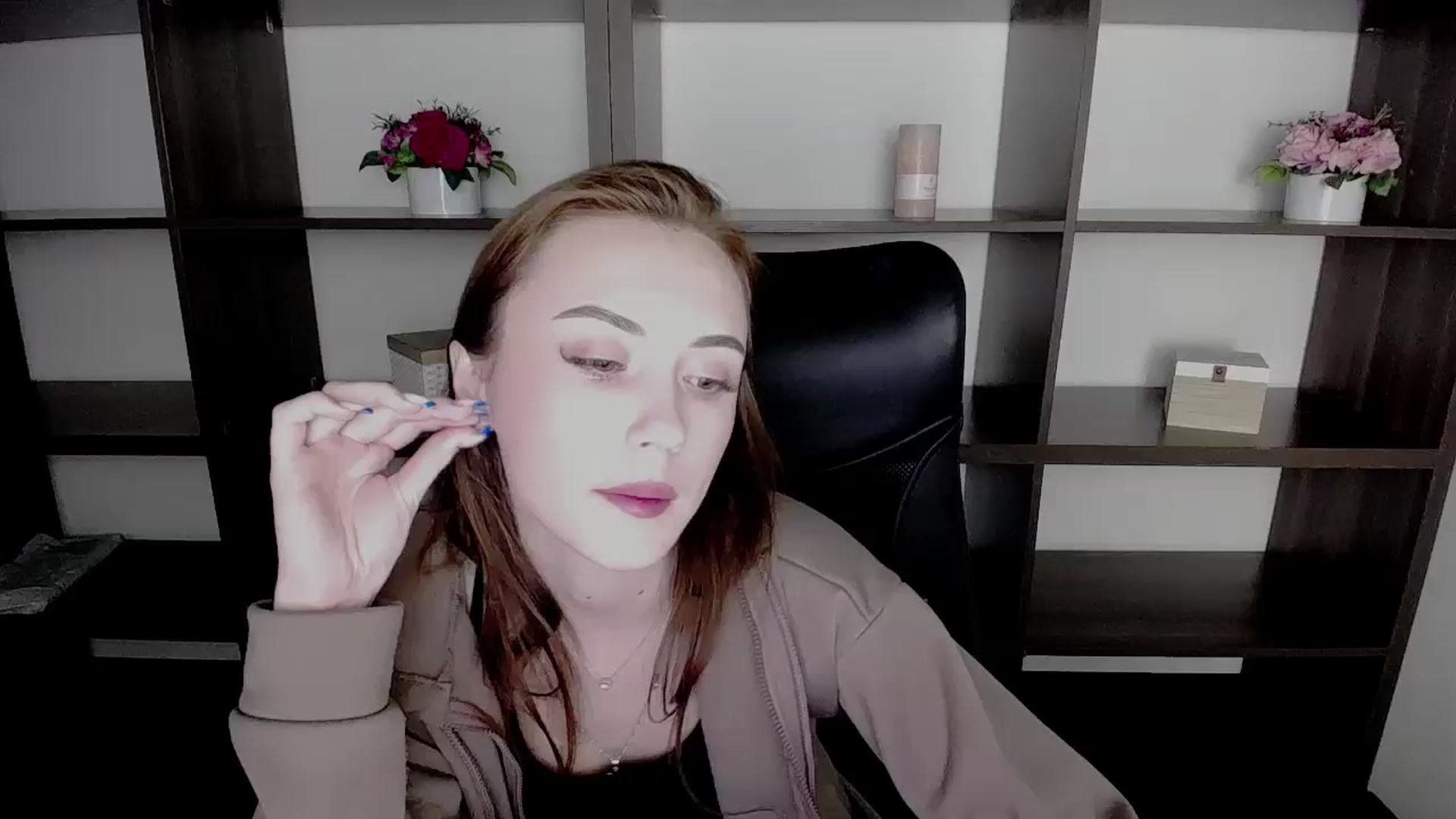 Gallery image thumbnail from Nikonara_'s myfreecams stream on, 11/11/2023, 14:37 image 1 of 20