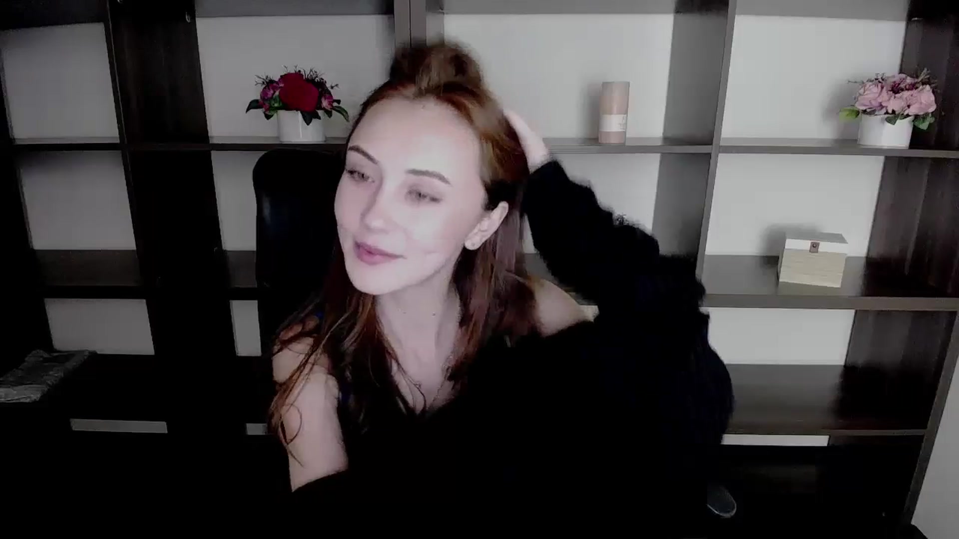 Gallery image thumbnail from Nikonara_'s myfreecams stream on, 11/12/2023, 13:30 image 8 of 20