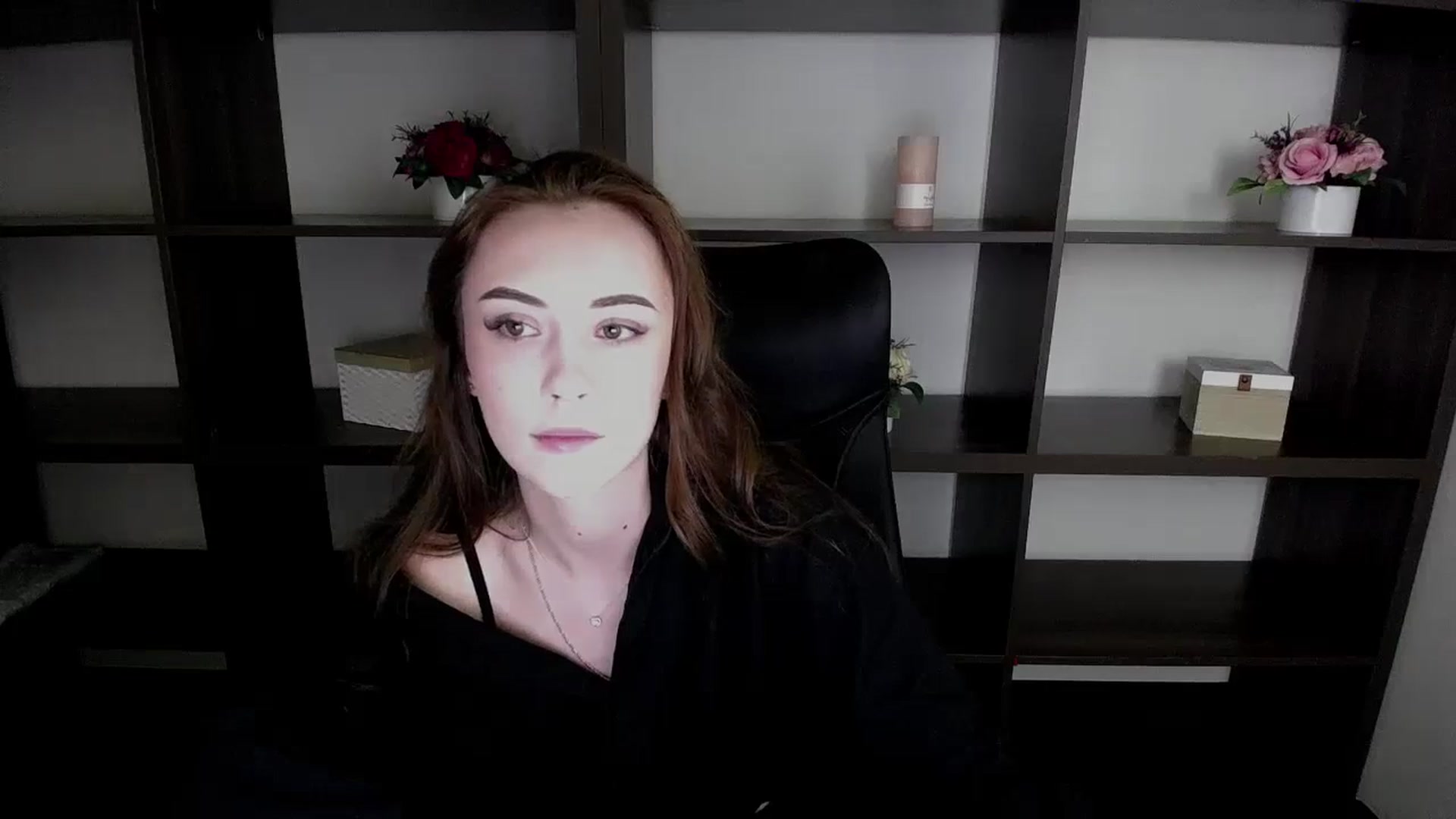 Gallery image thumbnail from Nikonara_'s myfreecams stream on, 11/13/2023, 15:37 image 3 of 20