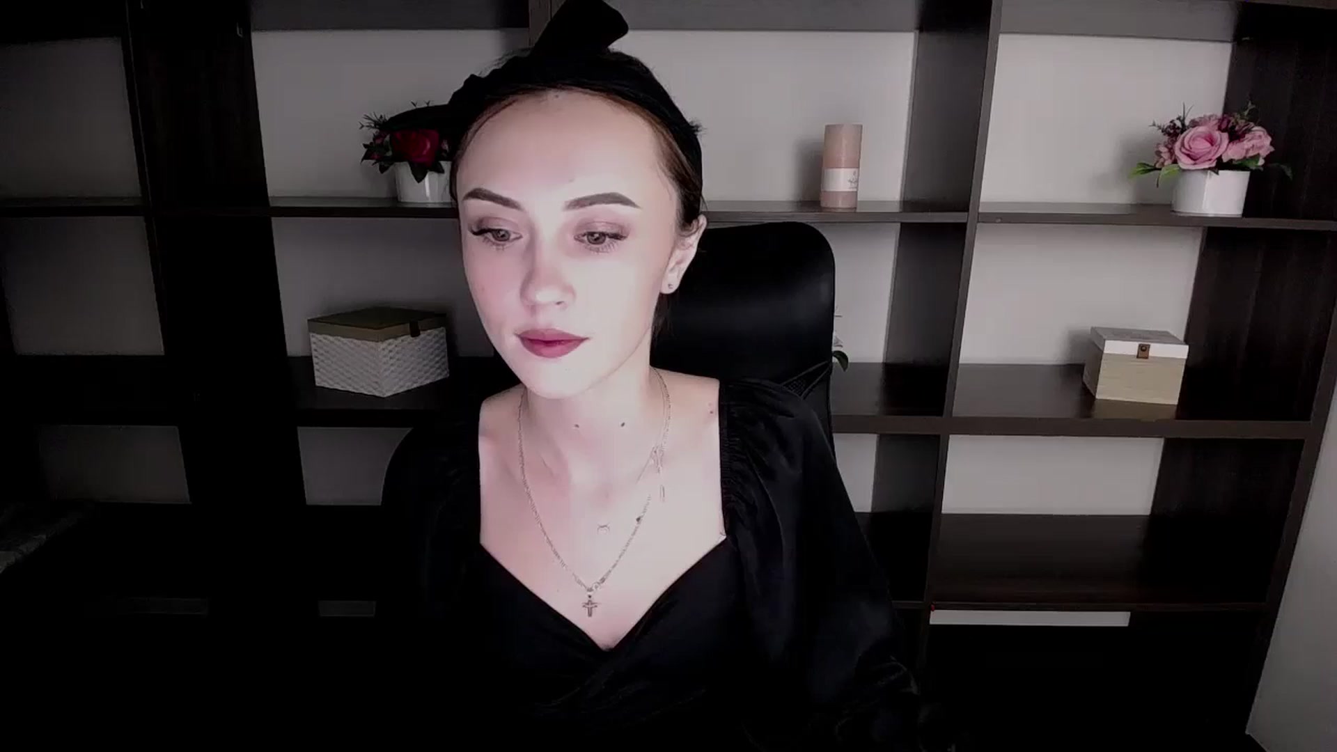 Gallery image thumbnail from Nikonara_'s myfreecams stream on, 11/15/2023, 15:09 image 3 of 20