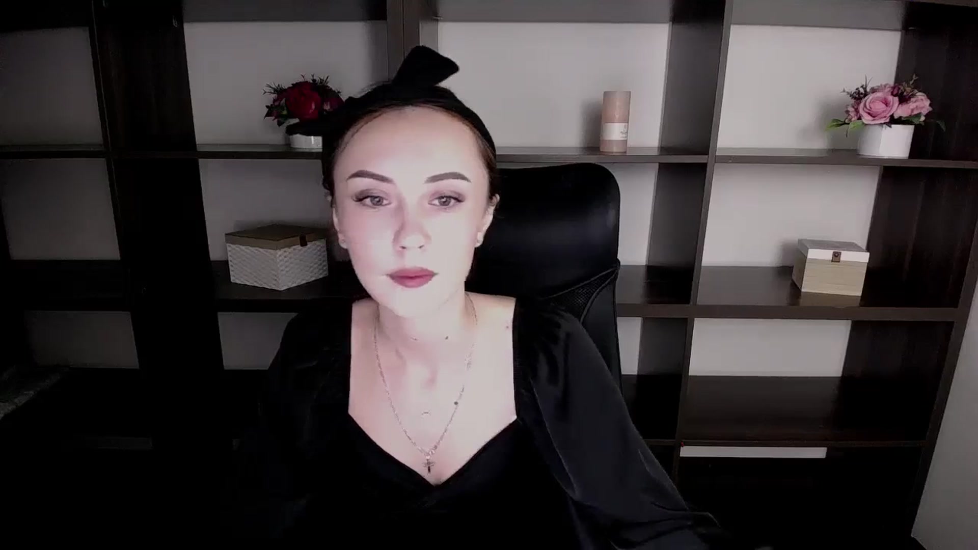 Gallery image thumbnail from Nikonara_'s myfreecams stream on, 11/15/2023, 15:09 image 6 of 20
