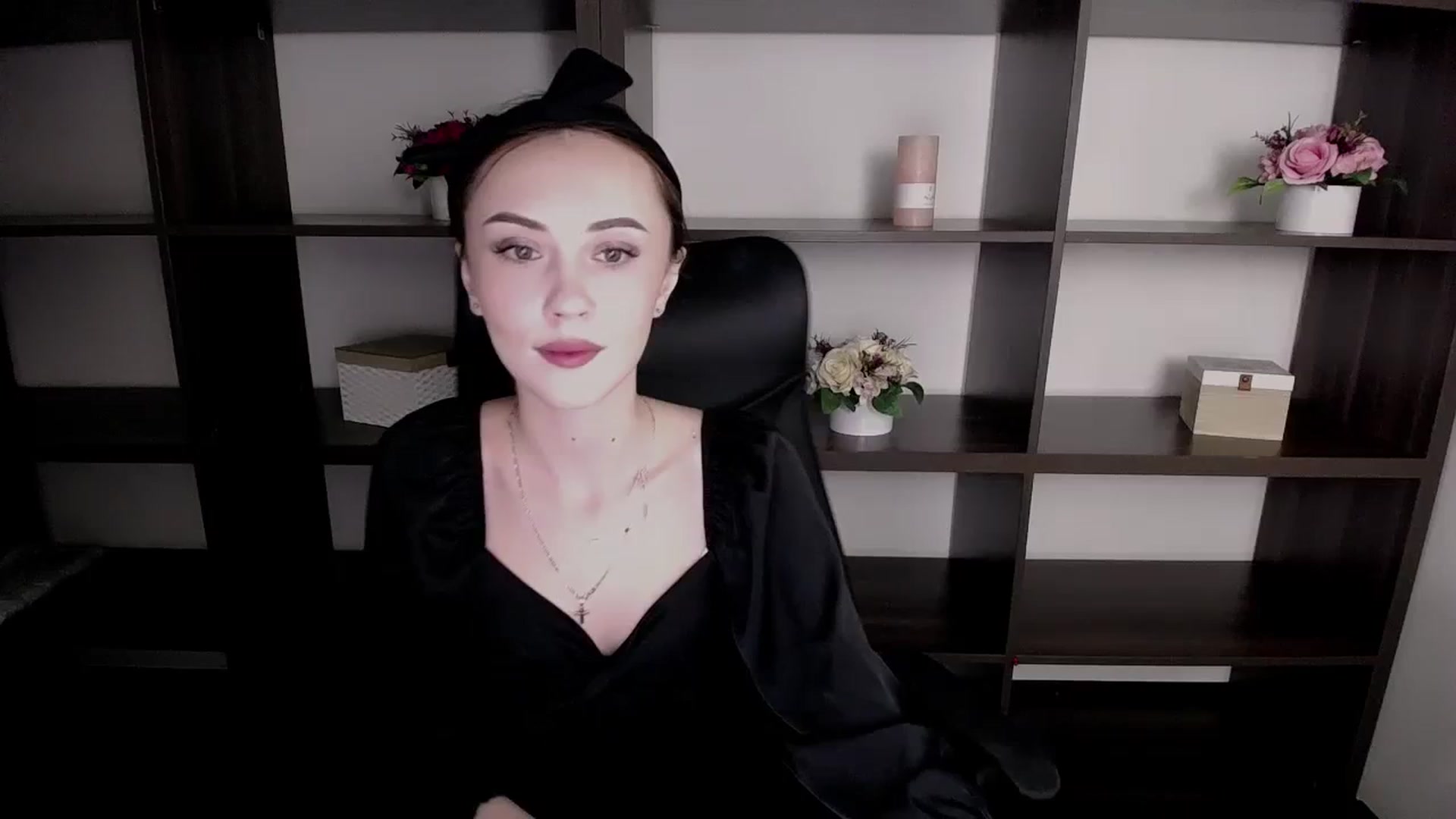 Gallery image thumbnail from Nikonara_'s myfreecams stream on, 11/15/2023, 15:09 image 4 of 20
