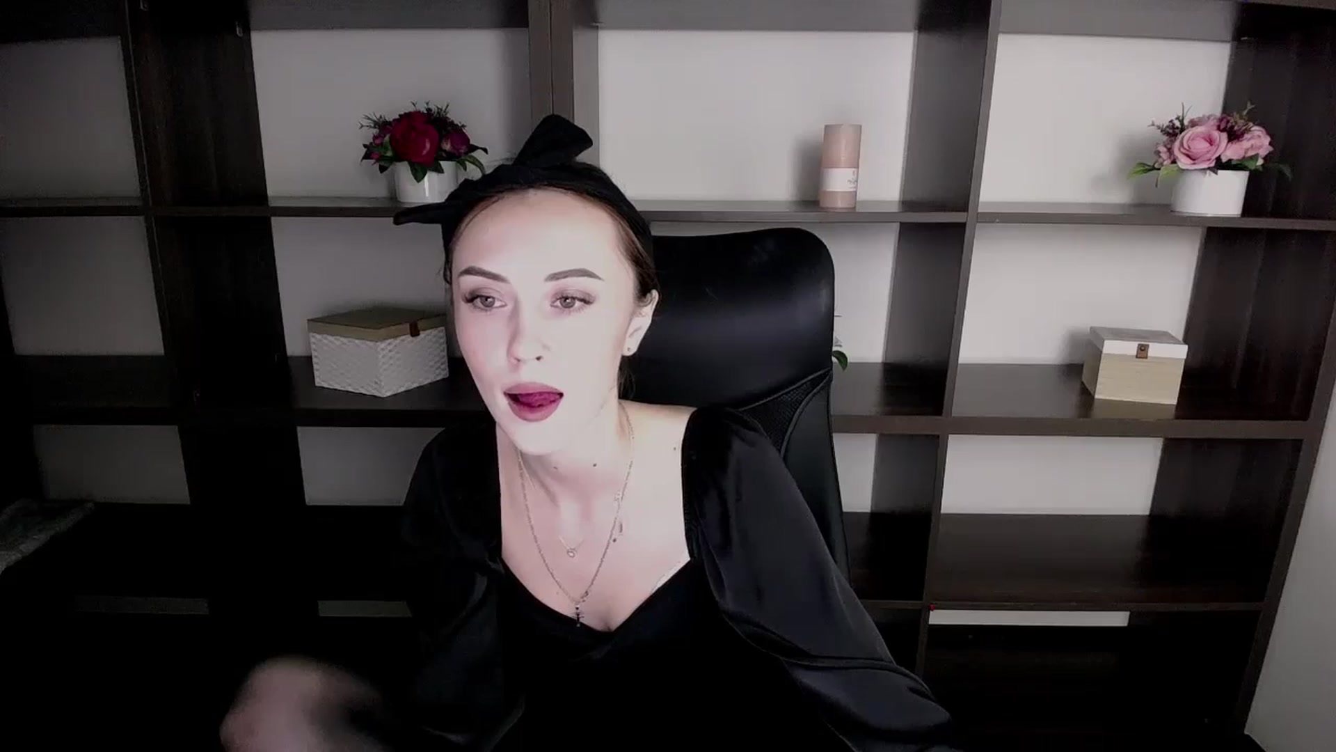 Gallery image thumbnail from Nikonara_'s myfreecams stream on, 11/15/2023, 15:09 image 16 of 20