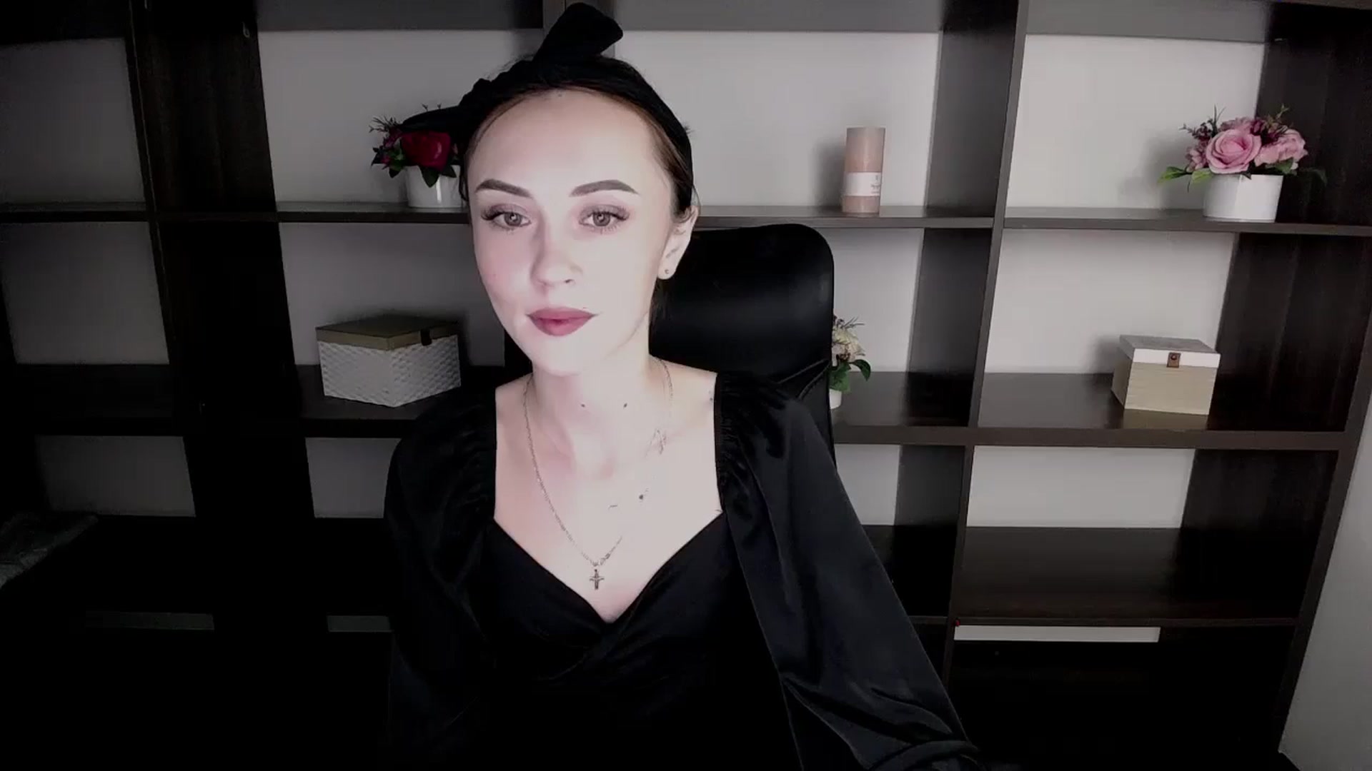 Gallery image thumbnail from Nikonara_'s myfreecams stream on, 11/15/2023, 15:09 image 1 of 20