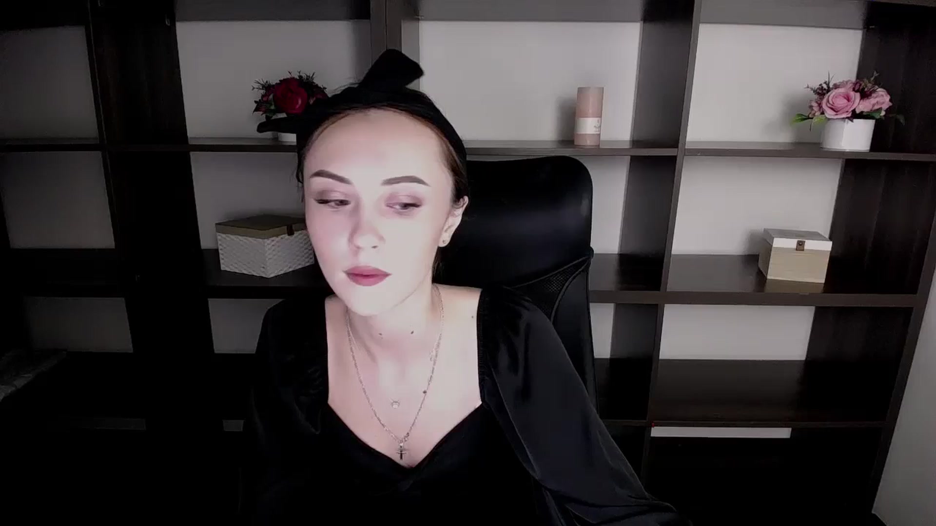 Gallery image thumbnail from Nikonara_'s myfreecams stream on, 11/15/2023, 15:09 image 7 of 20