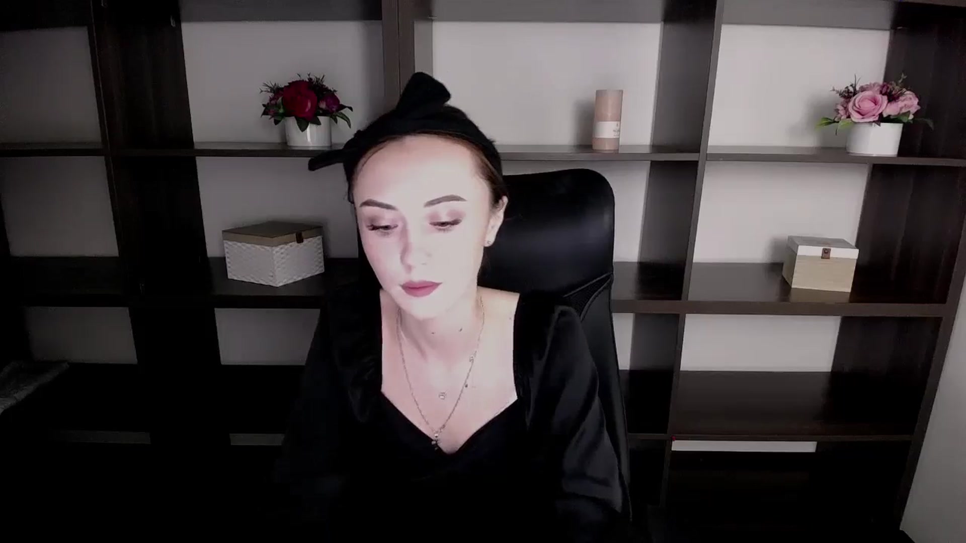 Gallery image thumbnail from Nikonara_'s myfreecams stream on, 11/15/2023, 15:09 image 20 of 20