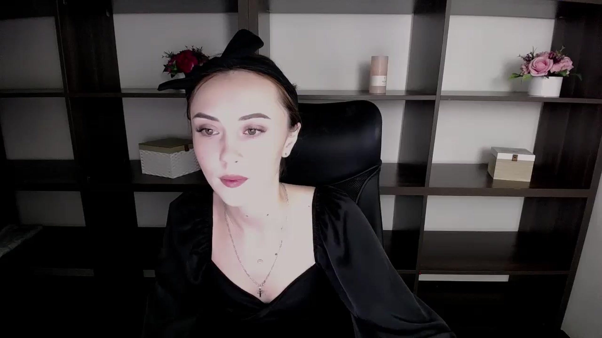 Gallery image thumbnail from Nikonara_'s myfreecams stream on, 11/15/2023, 15:09 image 5 of 20