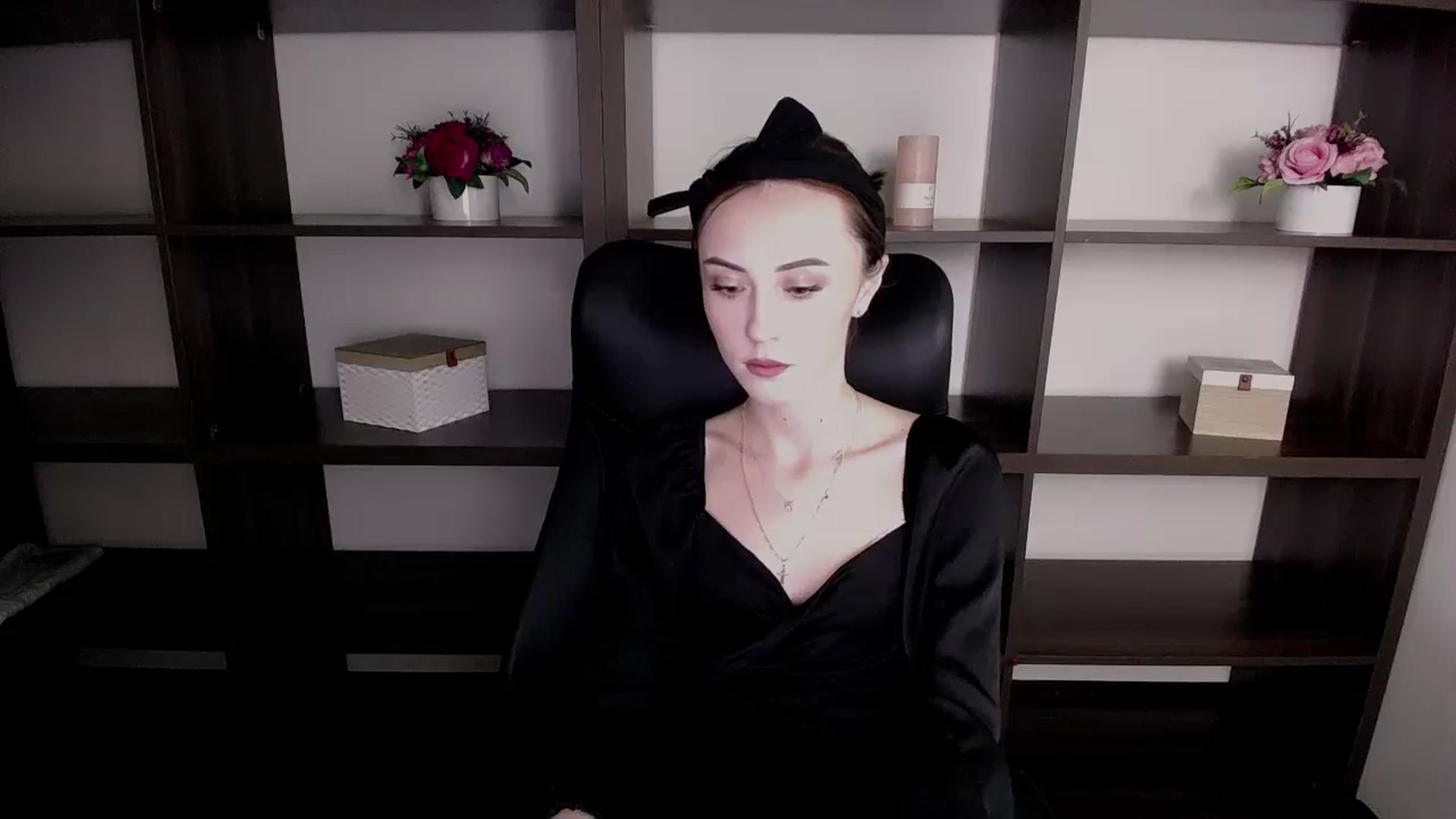 Gallery image thumbnail from Nikonara_'s myfreecams stream on, 11/15/2023, 15:09 image 10 of 20
