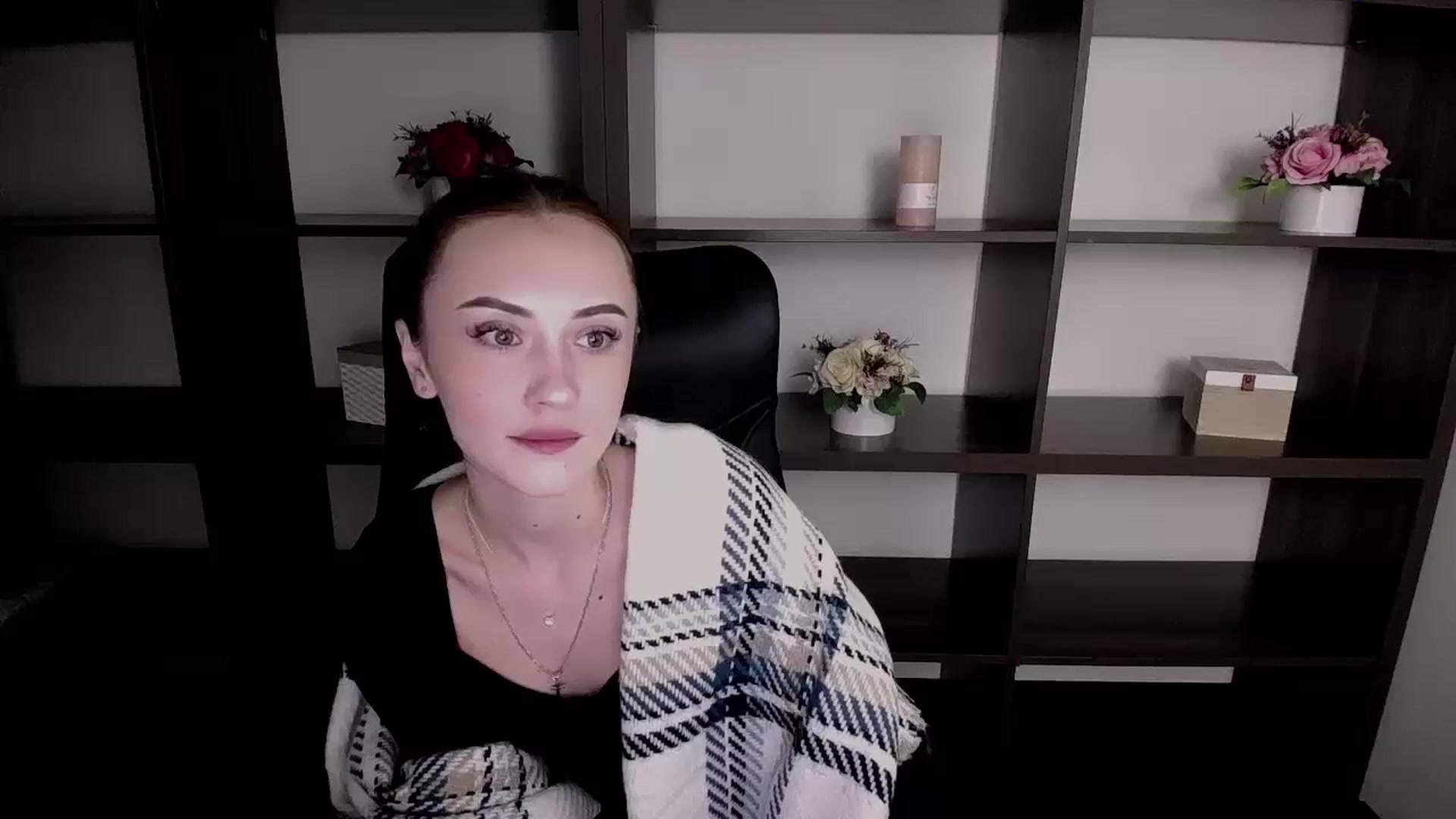 Gallery image thumbnail from Nikonara_'s myfreecams stream on, 11/15/2023, 18:16 image 8 of 20