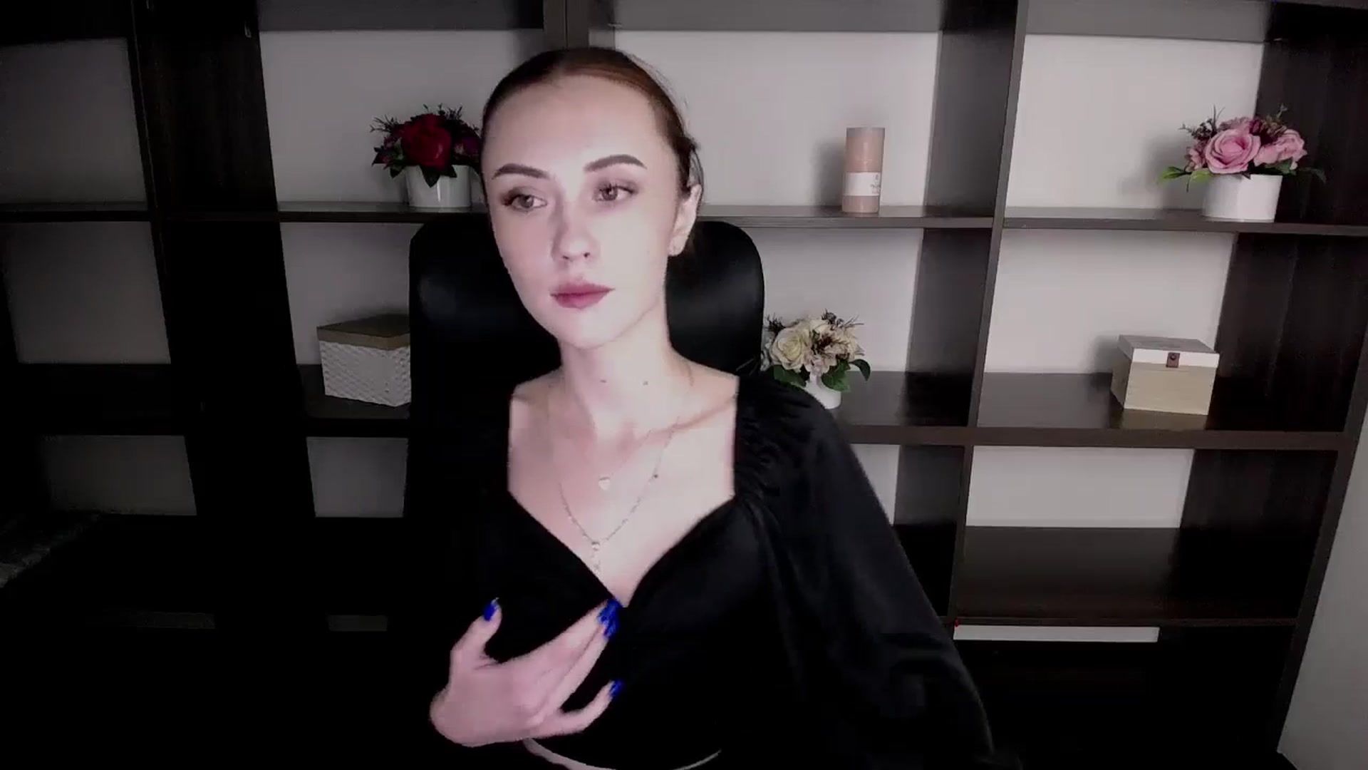 Gallery image thumbnail from Nikonara_'s myfreecams stream on, 11/15/2023, 18:16 image 4 of 20