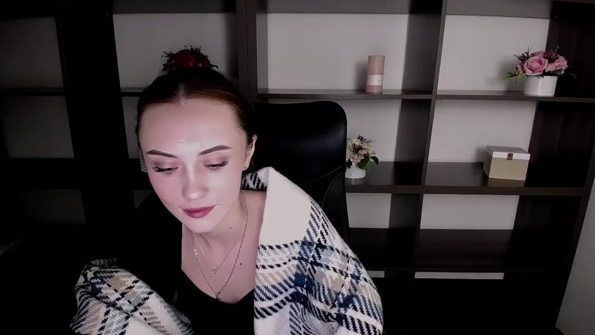 Gallery image thumbnail from Nikonara_'s myfreecams stream on, 11/15/2023, 18:16 image 9 of 20
