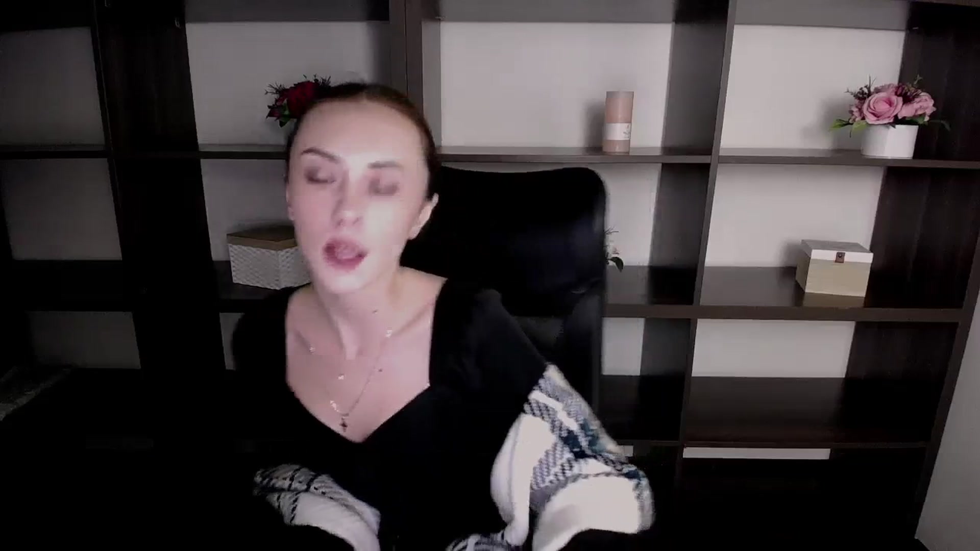 Gallery image thumbnail from Nikonara_'s myfreecams stream on, 11/15/2023, 18:16 image 10 of 20
