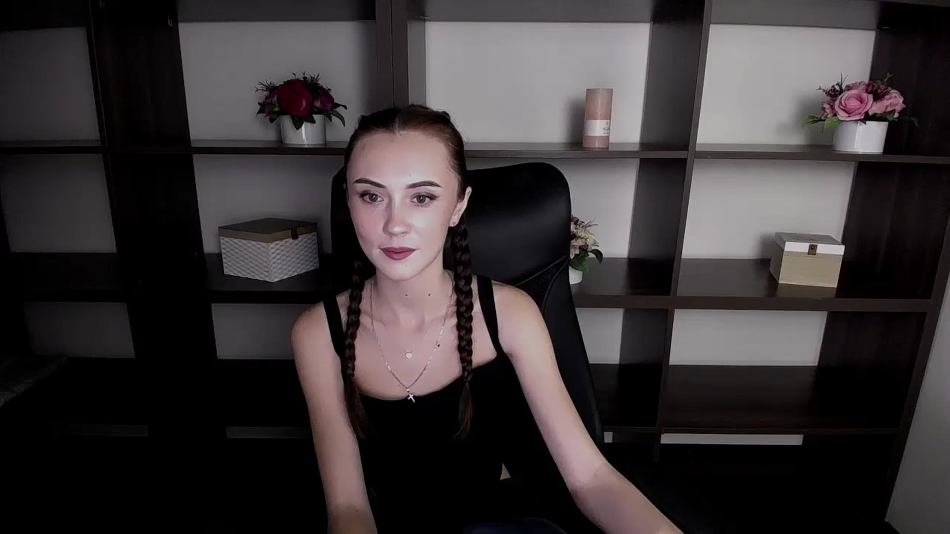 Gallery image thumbnail from Nikonara_'s myfreecams stream on, 11/16/2023, 15:13 image 9 of 20