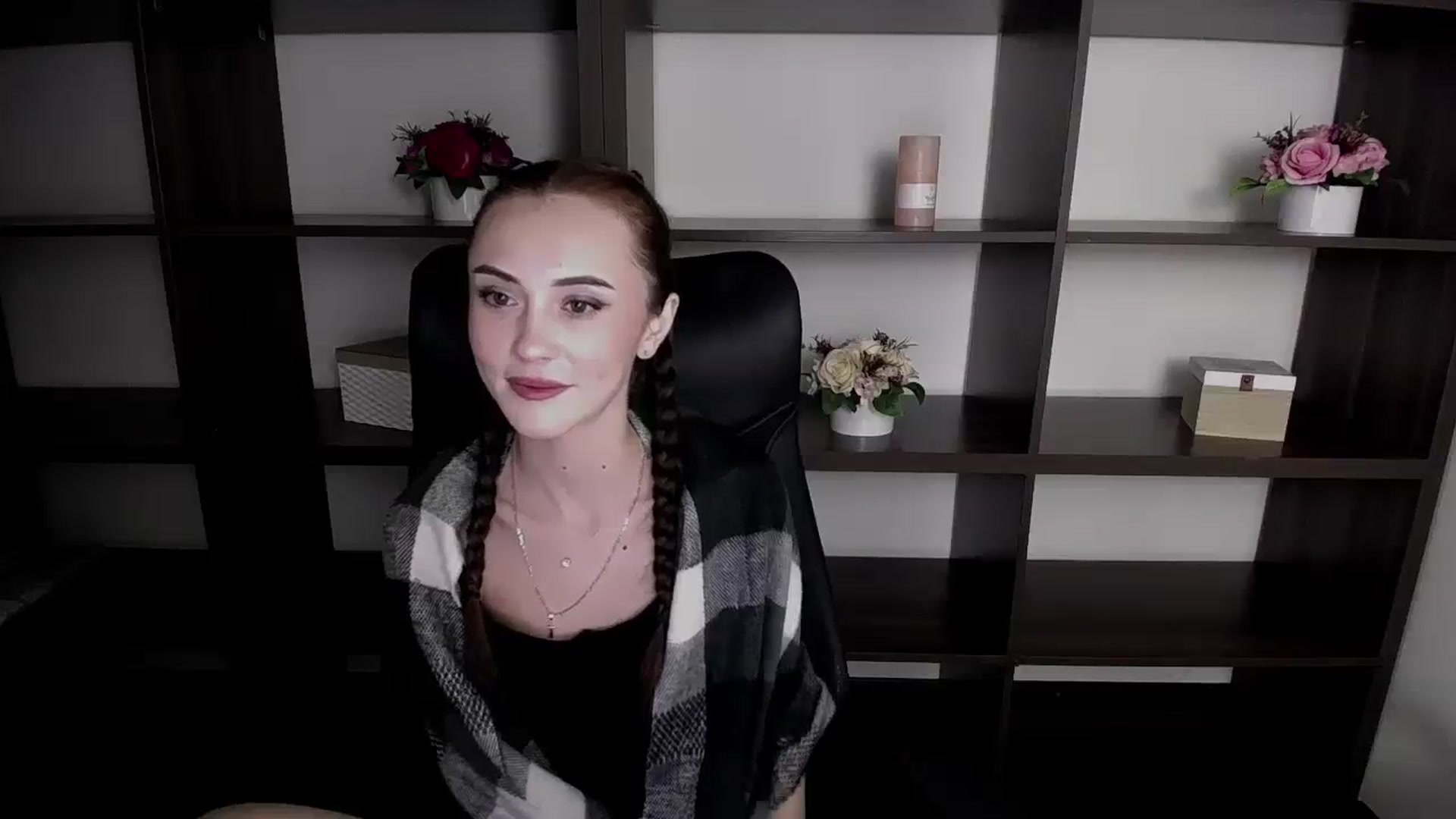 Gallery image thumbnail from Nikonara_'s myfreecams stream on, 11/16/2023, 15:13 image 19 of 20
