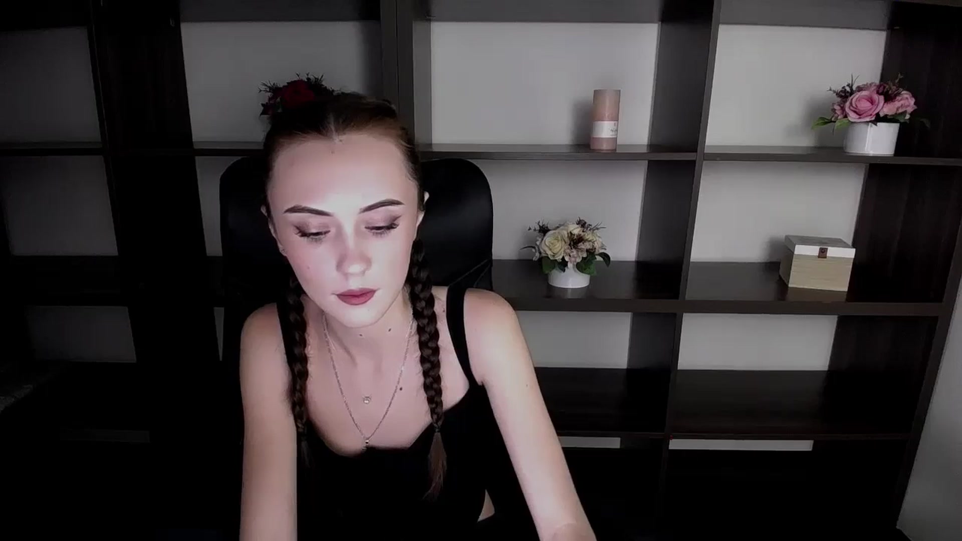 Gallery image thumbnail from Nikonara_'s myfreecams stream on, 11/16/2023, 15:13 image 7 of 20