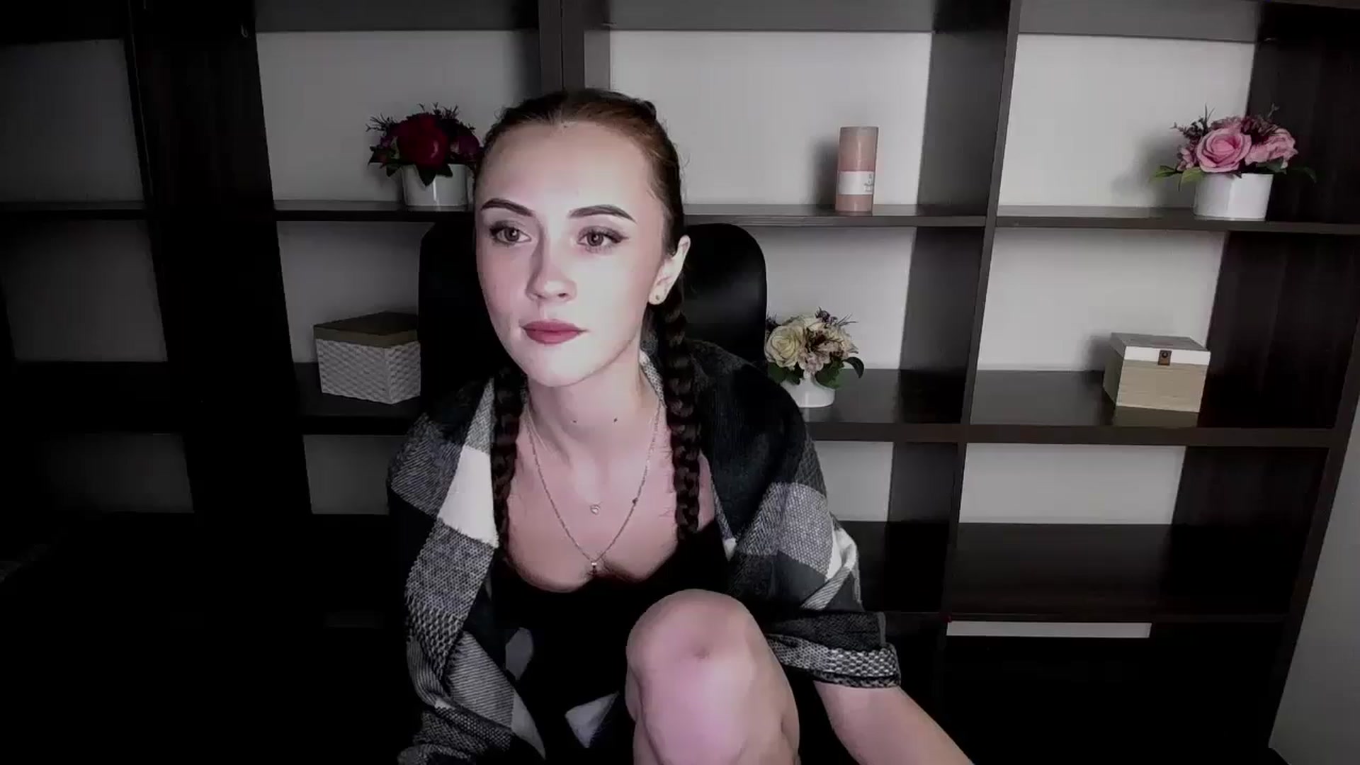 Gallery image thumbnail from Nikonara_'s myfreecams stream on, 11/16/2023, 15:13 image 18 of 20
