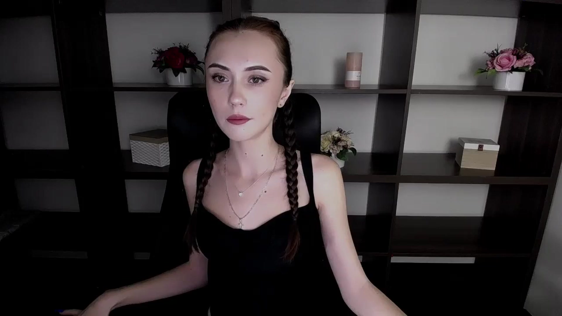 Gallery image thumbnail from Nikonara_'s myfreecams stream on, 11/16/2023, 15:13 image 4 of 20