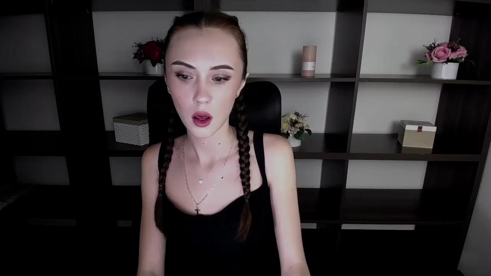 Gallery image thumbnail from Nikonara_'s myfreecams stream on, 11/16/2023, 15:13 image 5 of 20