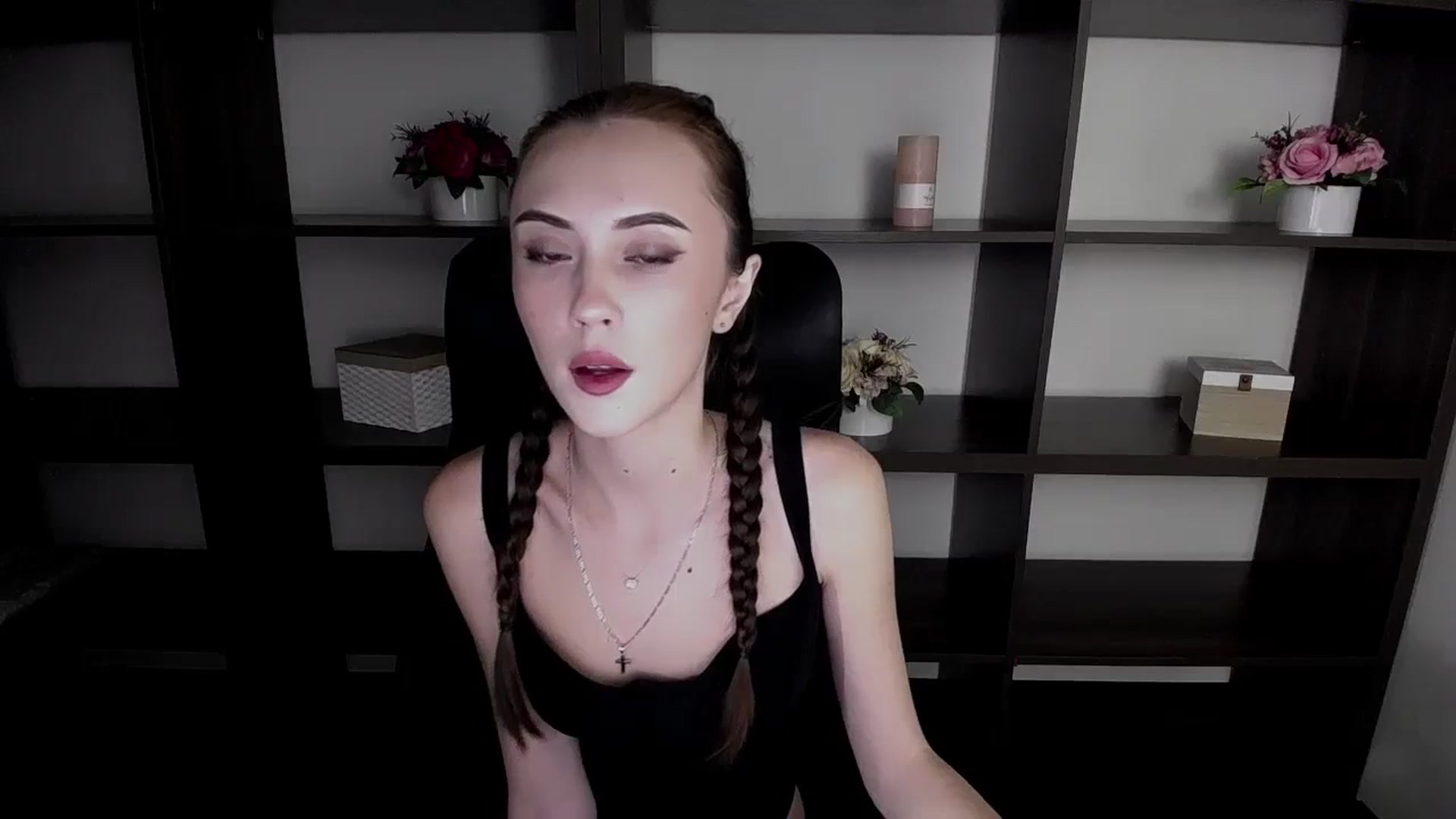 Gallery image thumbnail from Nikonara_'s myfreecams stream on, 11/16/2023, 15:13 image 6 of 20