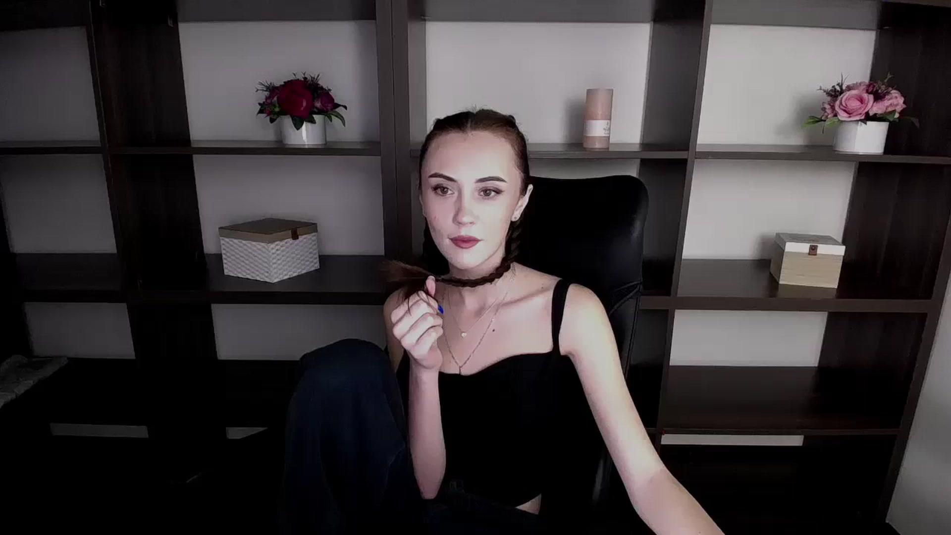 Gallery image thumbnail from Nikonara_'s myfreecams stream on, 11/16/2023, 15:13 image 1 of 20