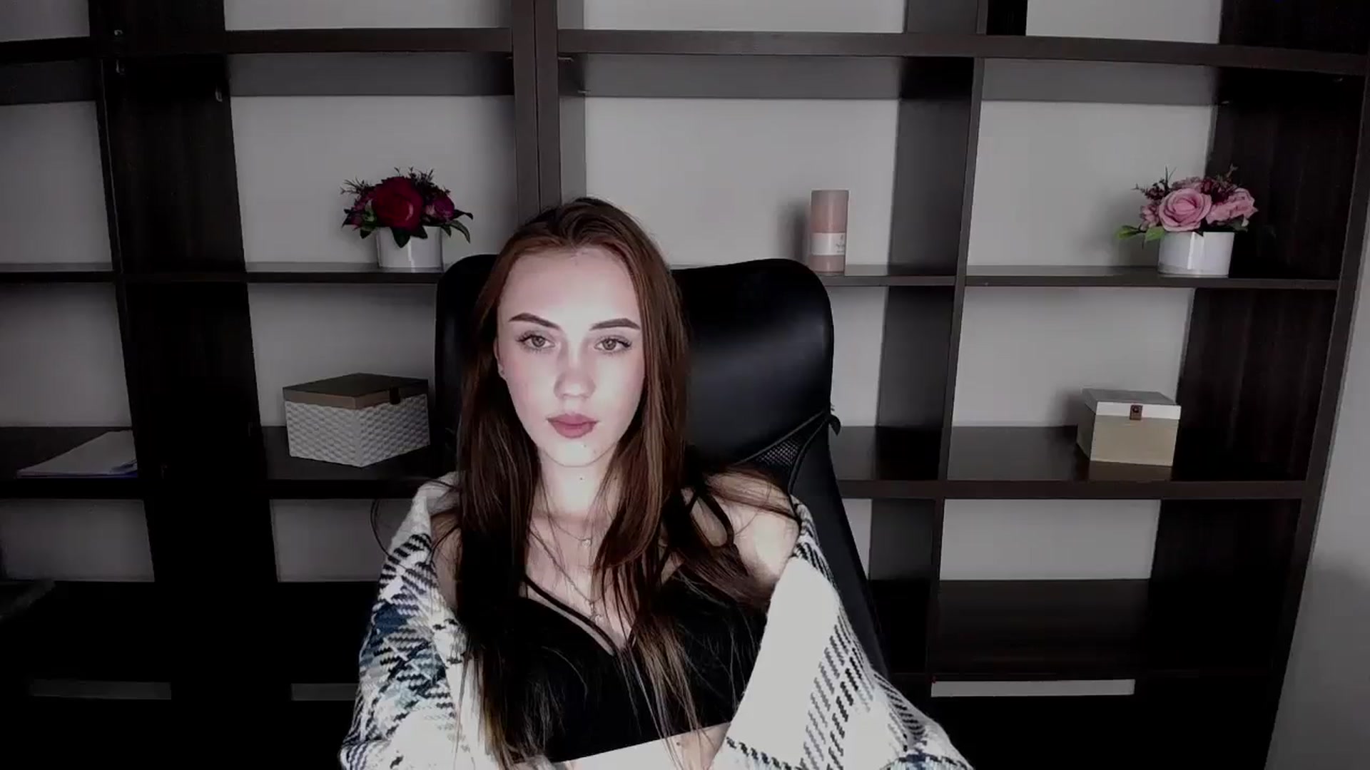 Gallery image thumbnail from Nikonara_'s myfreecams stream on, 11/20/2023, 15:13 image 6 of 20