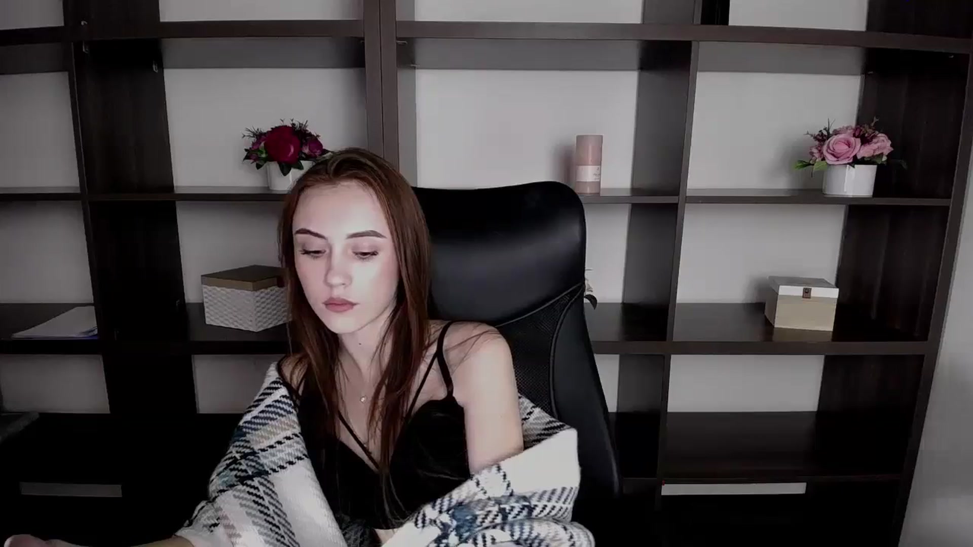 Gallery image thumbnail from Nikonara_'s myfreecams stream on, 11/20/2023, 15:13 image 5 of 20