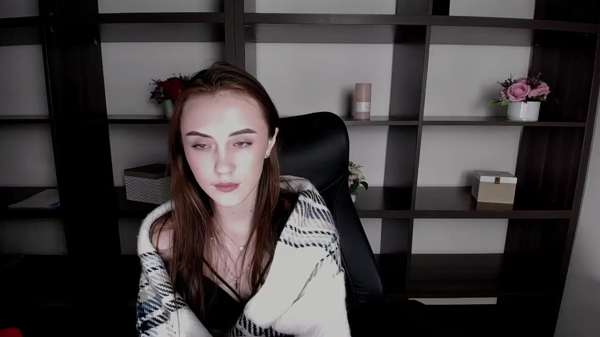 Gallery image thumbnail from Nikonara_'s myfreecams stream on, 11/20/2023, 15:13 image 13 of 20