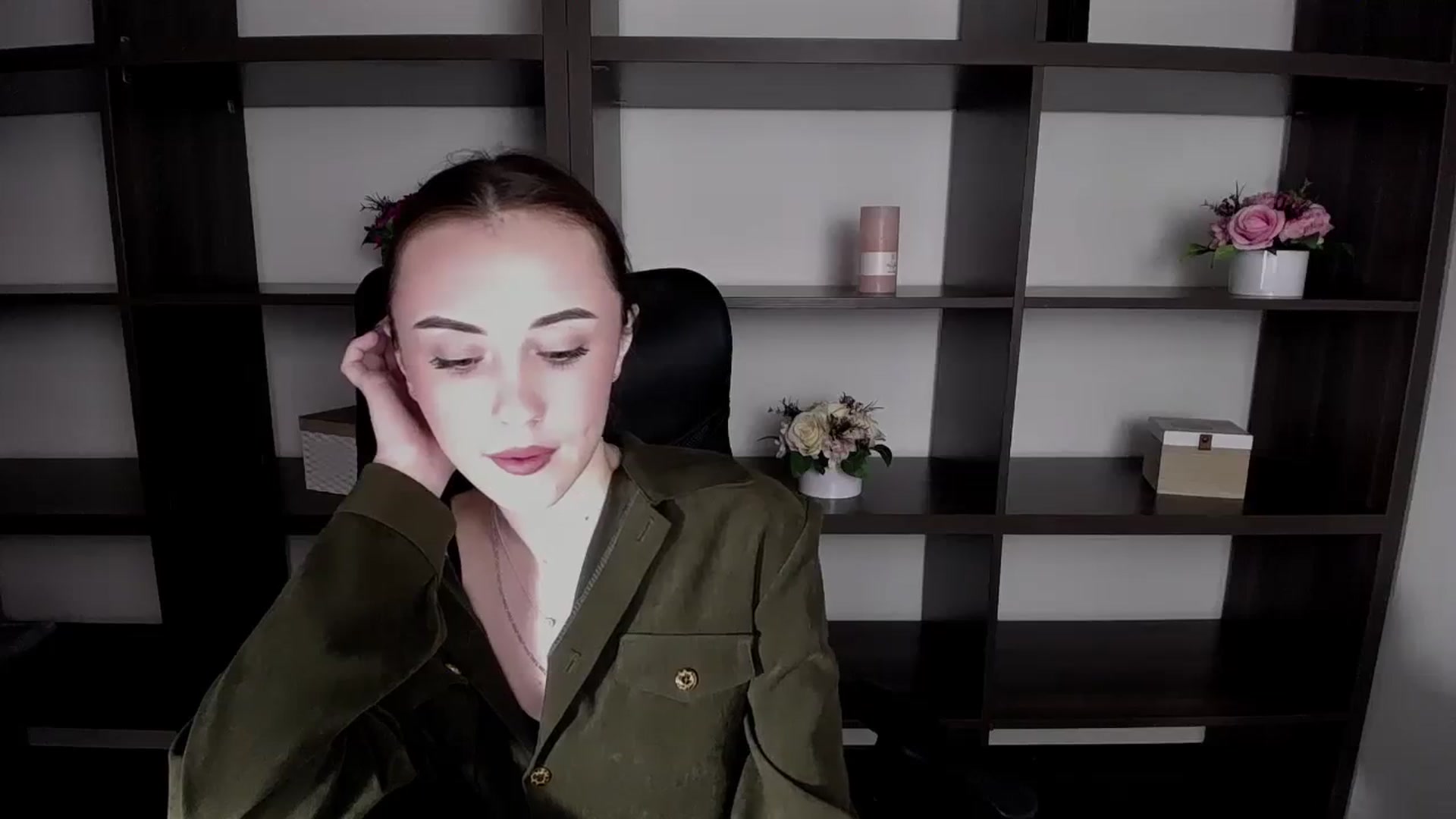 Gallery image thumbnail from Nikonara_'s myfreecams stream on, 11/21/2023, 12:04 image 4 of 20