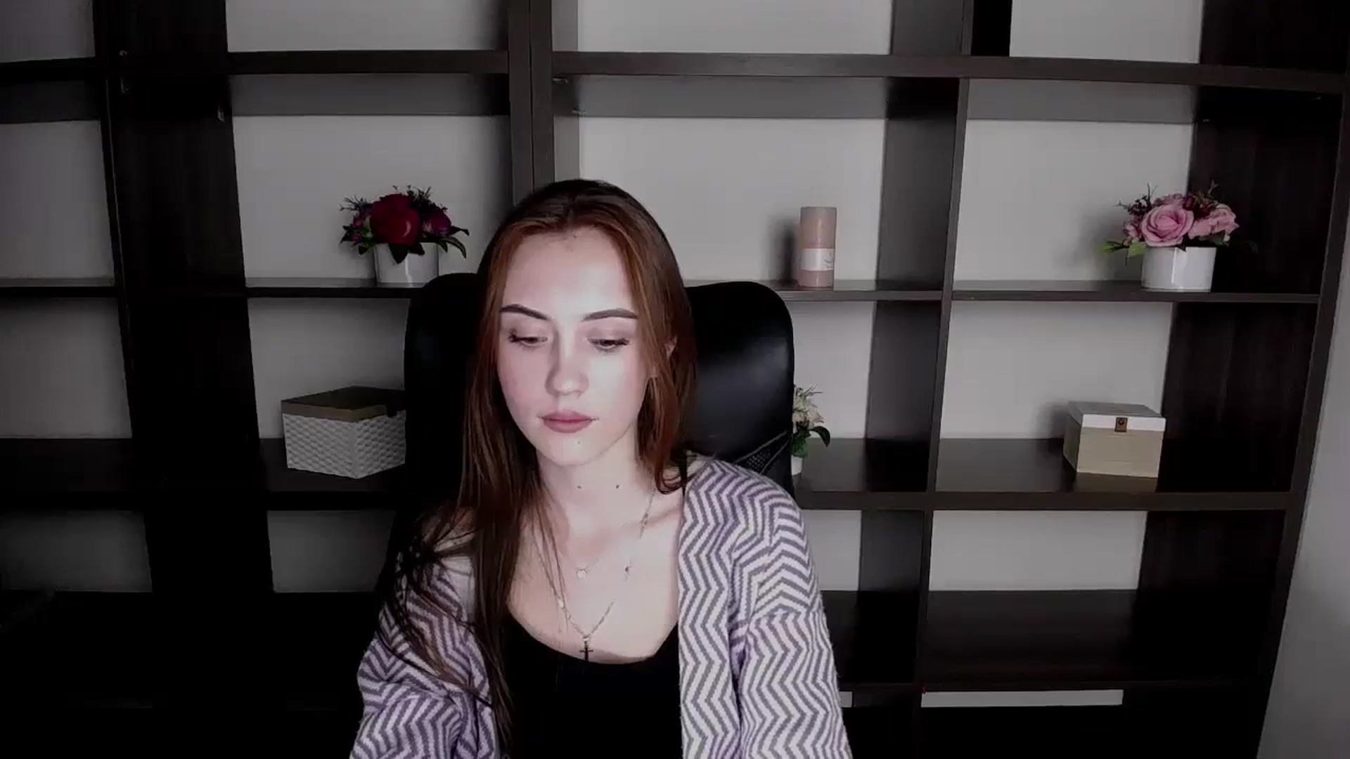 Gallery image thumbnail from Nikonara_'s myfreecams stream on, 11/22/2023, 14:10 image 17 of 20