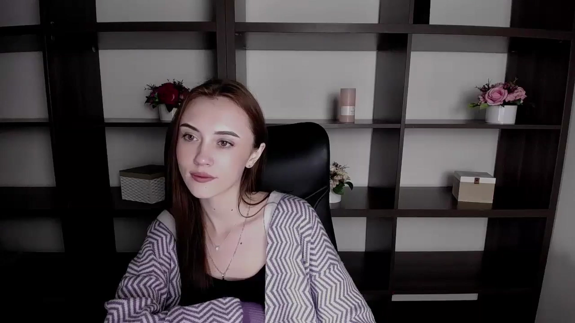 Gallery image thumbnail from Nikonara_'s myfreecams stream on, 11/22/2023, 14:10 image 3 of 20