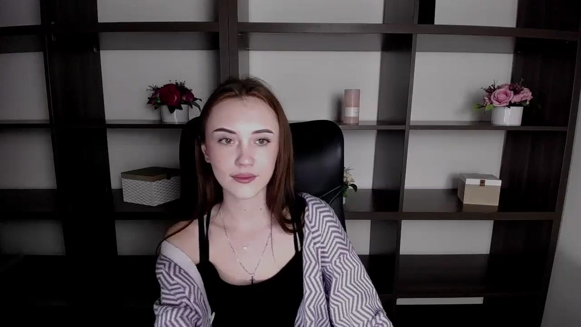 Gallery image thumbnail from Nikonara_'s myfreecams stream on, 11/22/2023, 14:10 image 7 of 20