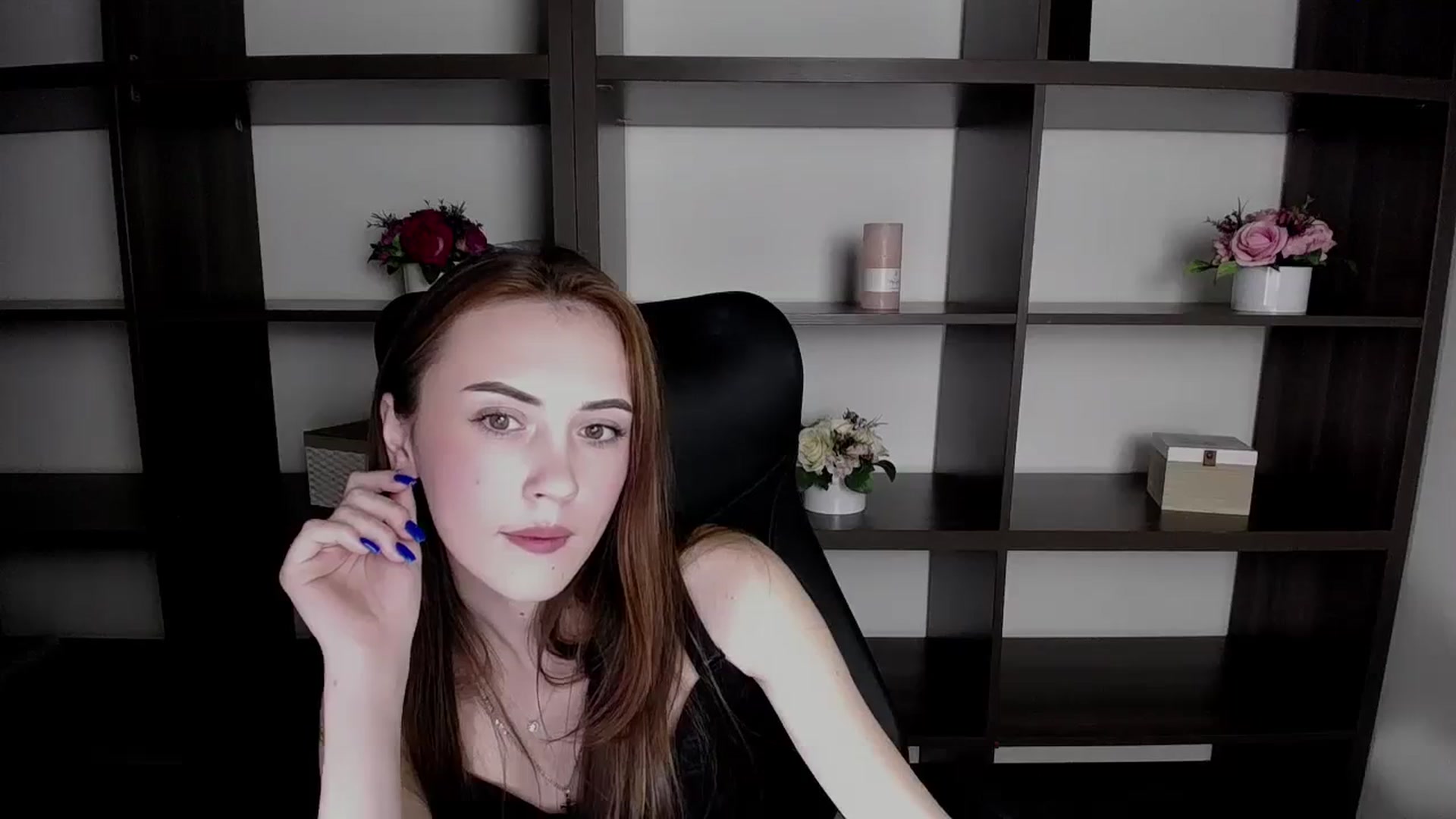 Gallery image thumbnail from Nikonara_'s myfreecams stream on, 11/22/2023, 15:26 image 14 of 20