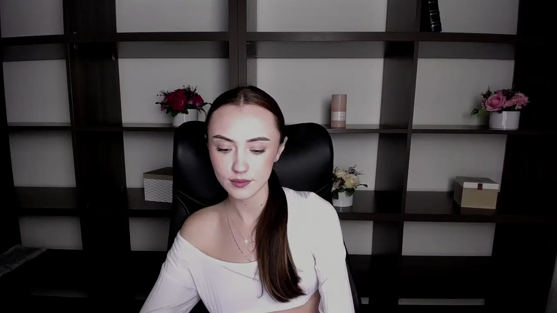 Gallery image thumbnail from Nikonara_'s myfreecams stream on, 11/24/2023, 13:50 image 19 of 20