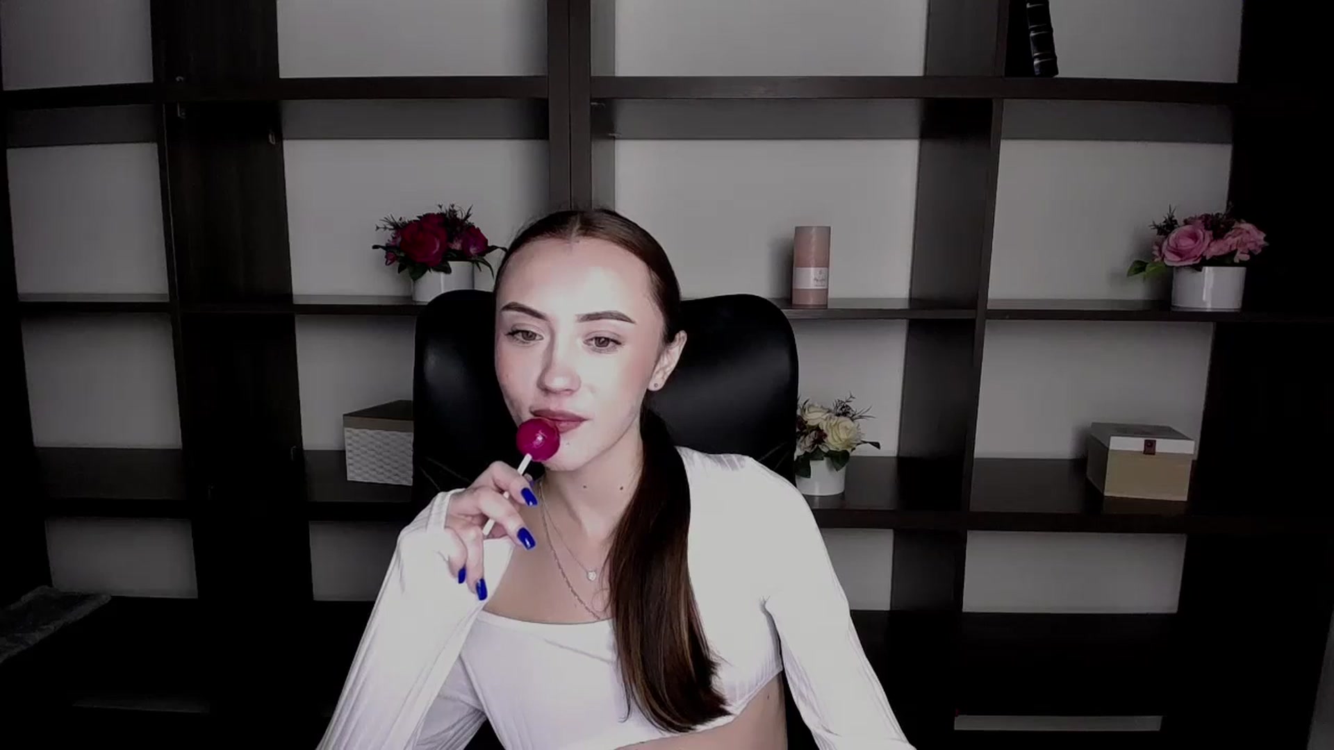 Gallery image thumbnail from Nikonara_'s myfreecams stream on, 11/24/2023, 13:50 image 18 of 20