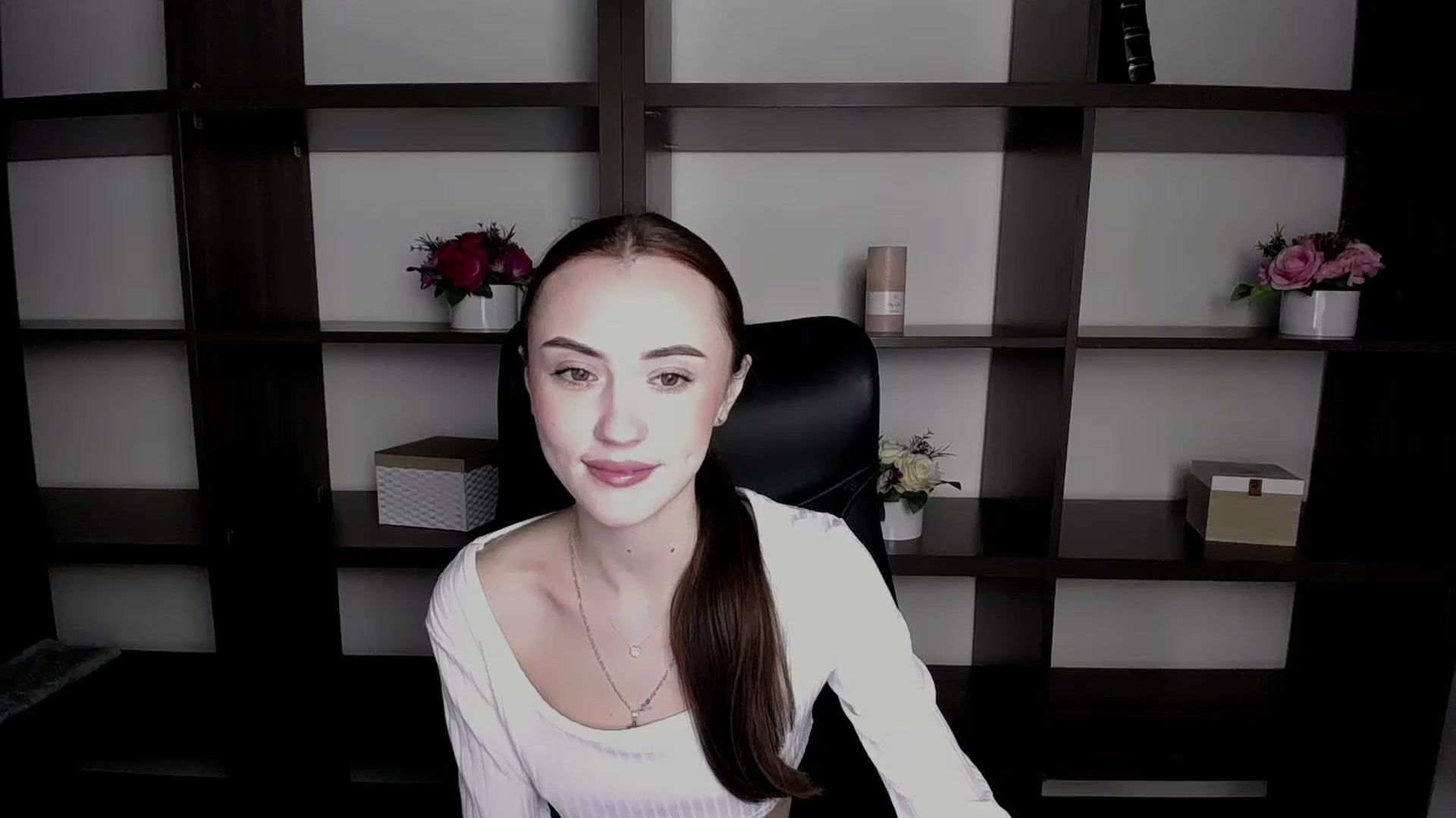Gallery image thumbnail from Nikonara_'s myfreecams stream on, 11/24/2023, 14:47 image 14 of 20