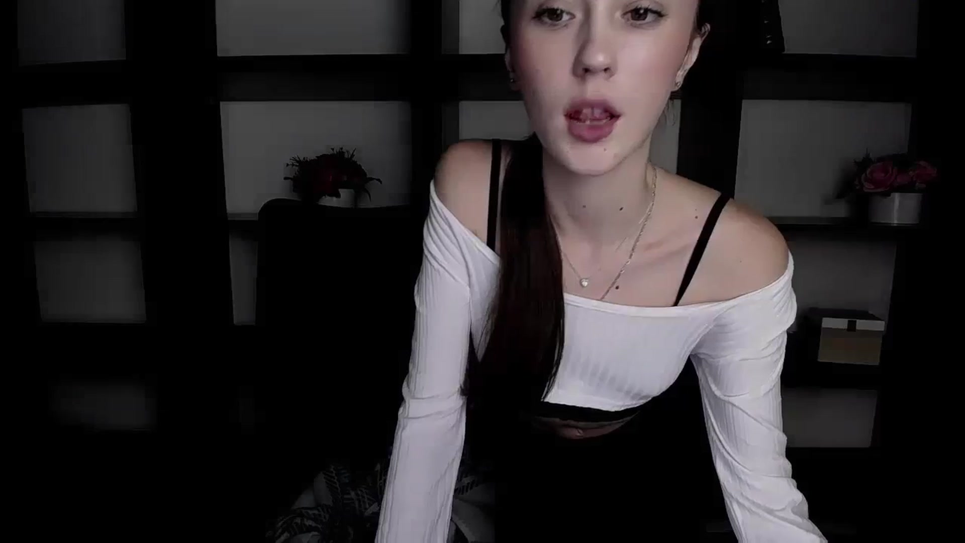 Gallery image thumbnail from Nikonara_'s myfreecams stream on, 11/24/2023, 17:22 image 14 of 20