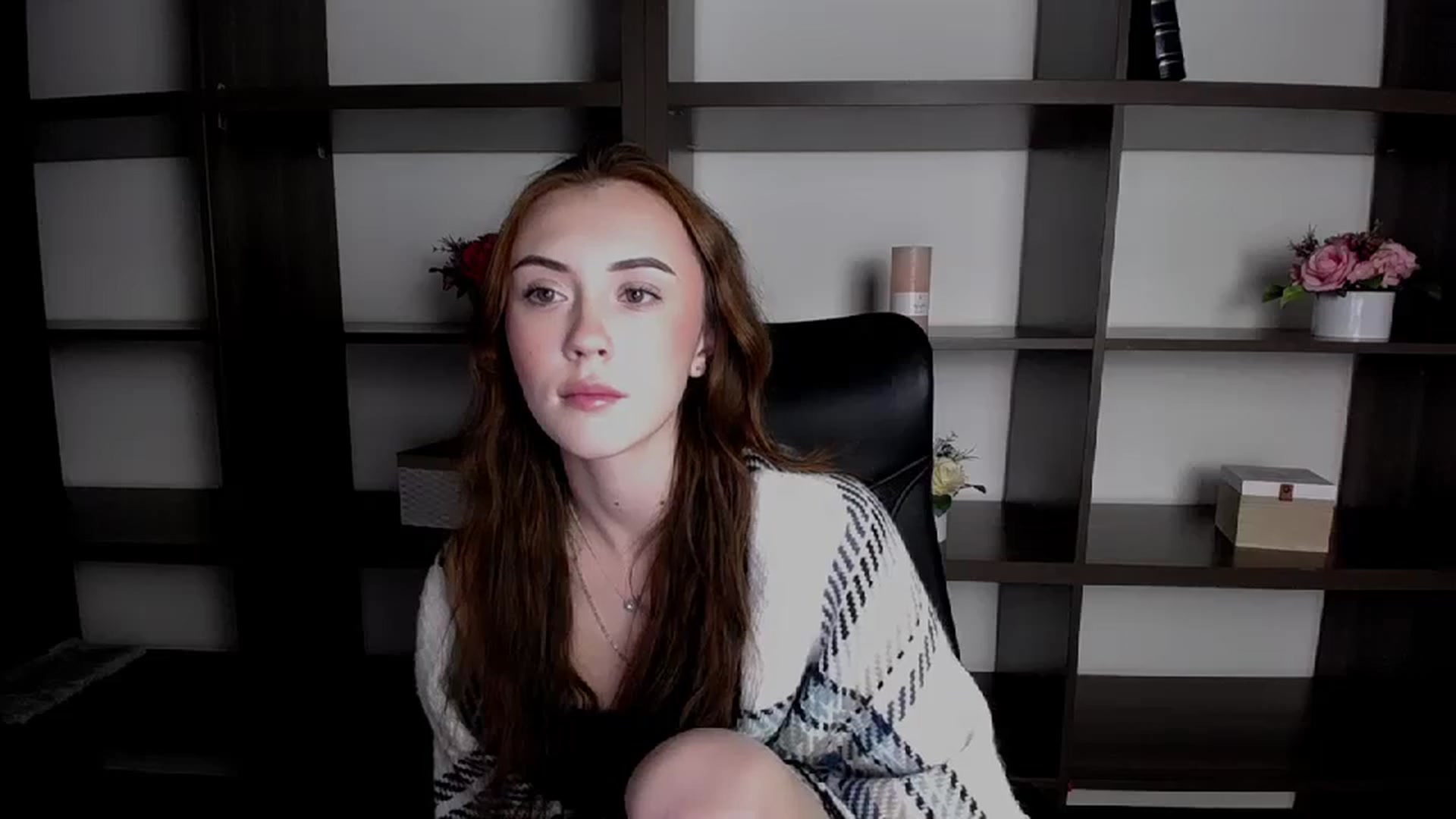 Gallery image thumbnail from Nikonara_'s myfreecams stream on, 11/25/2023, 13:34 image 8 of 20