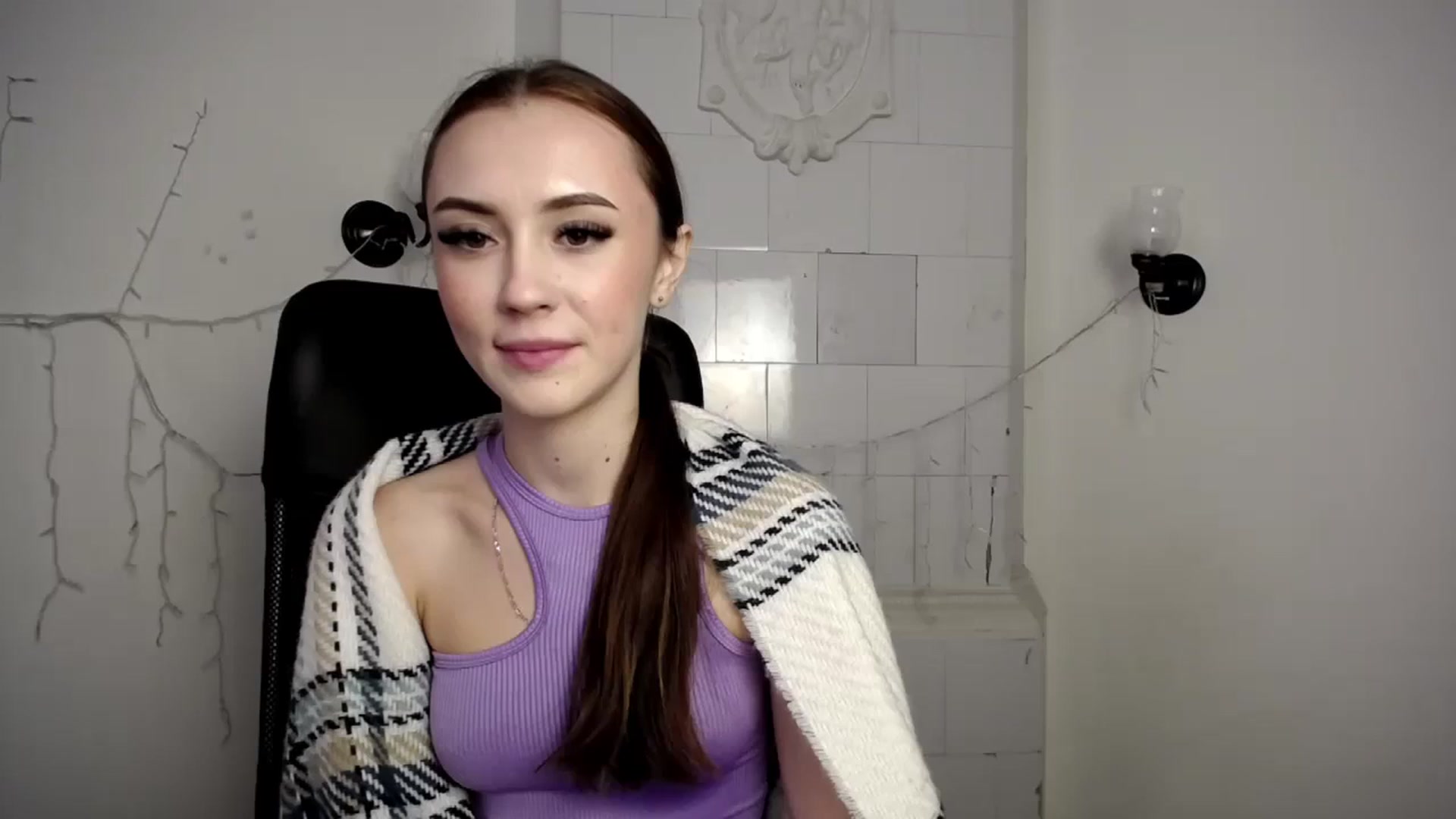 Gallery image thumbnail from Nikonara_'s myfreecams stream on, 11/27/2023, 12:30 image 9 of 20