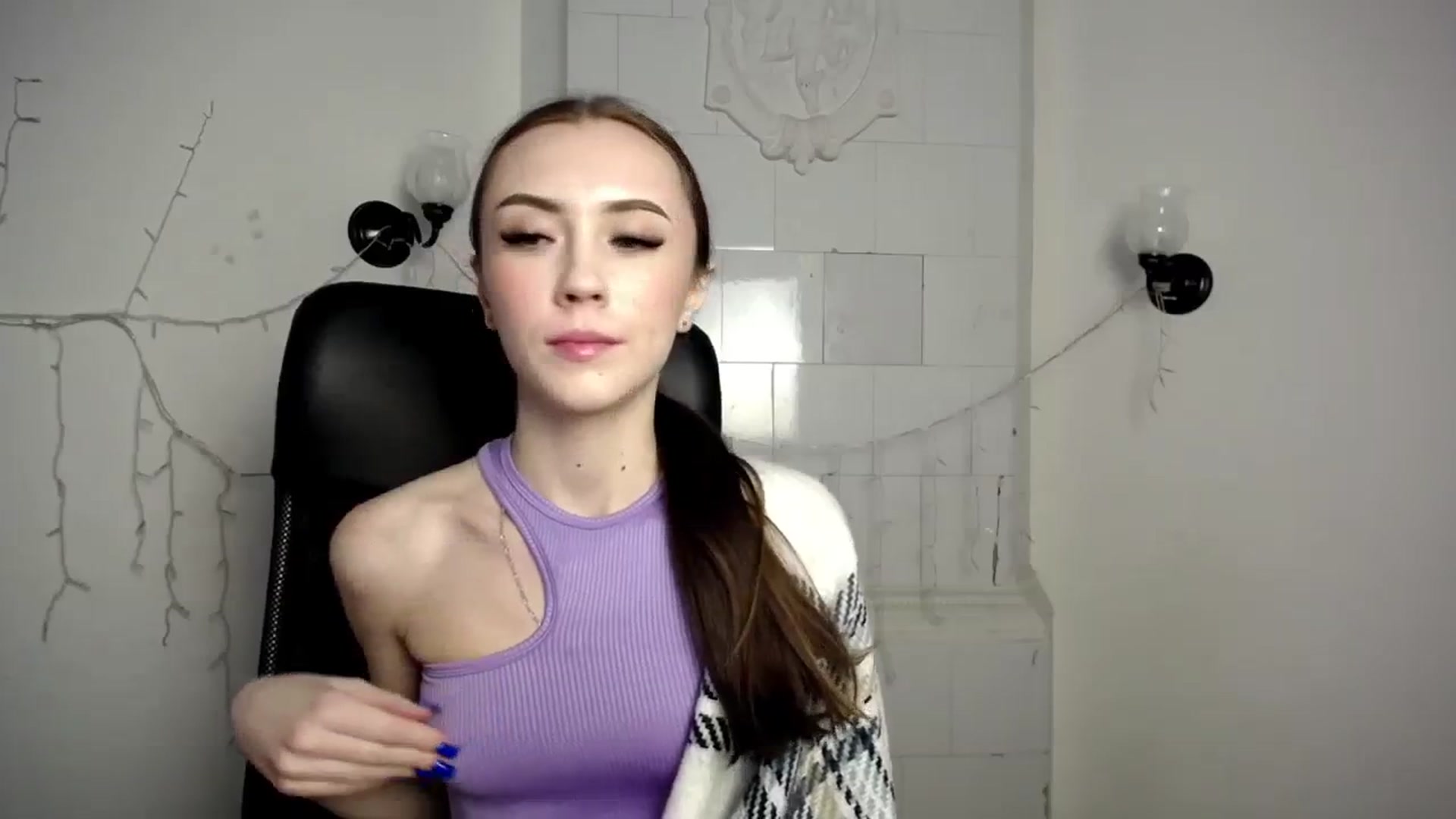 Gallery image thumbnail from Nikonara_'s myfreecams stream on, 11/27/2023, 13:08 image 18 of 20